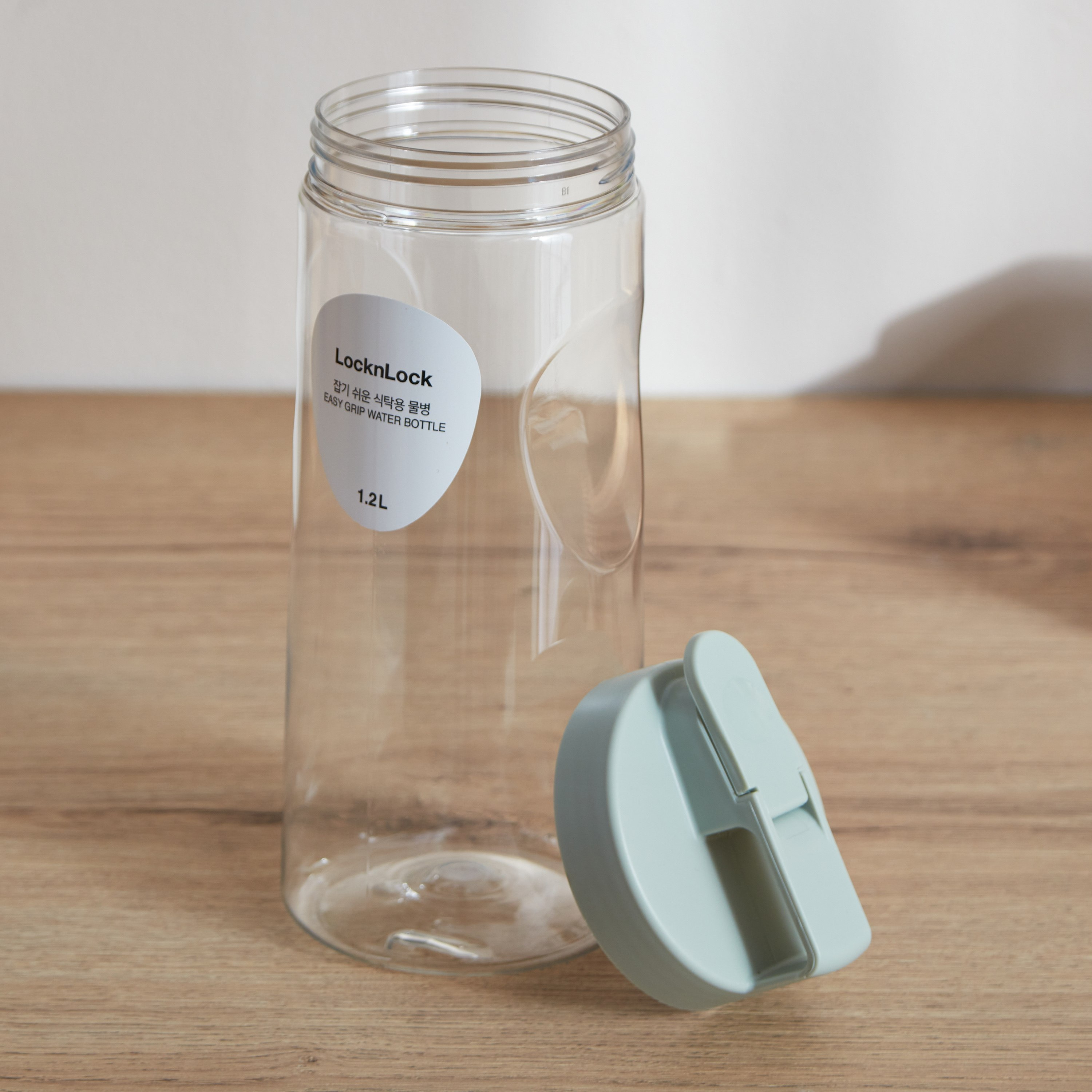 قارورة مياه سهلة الإمساك من لوك آند لوك - 1.2 لتر-hbxhomeware-hbxkitchen-image-3