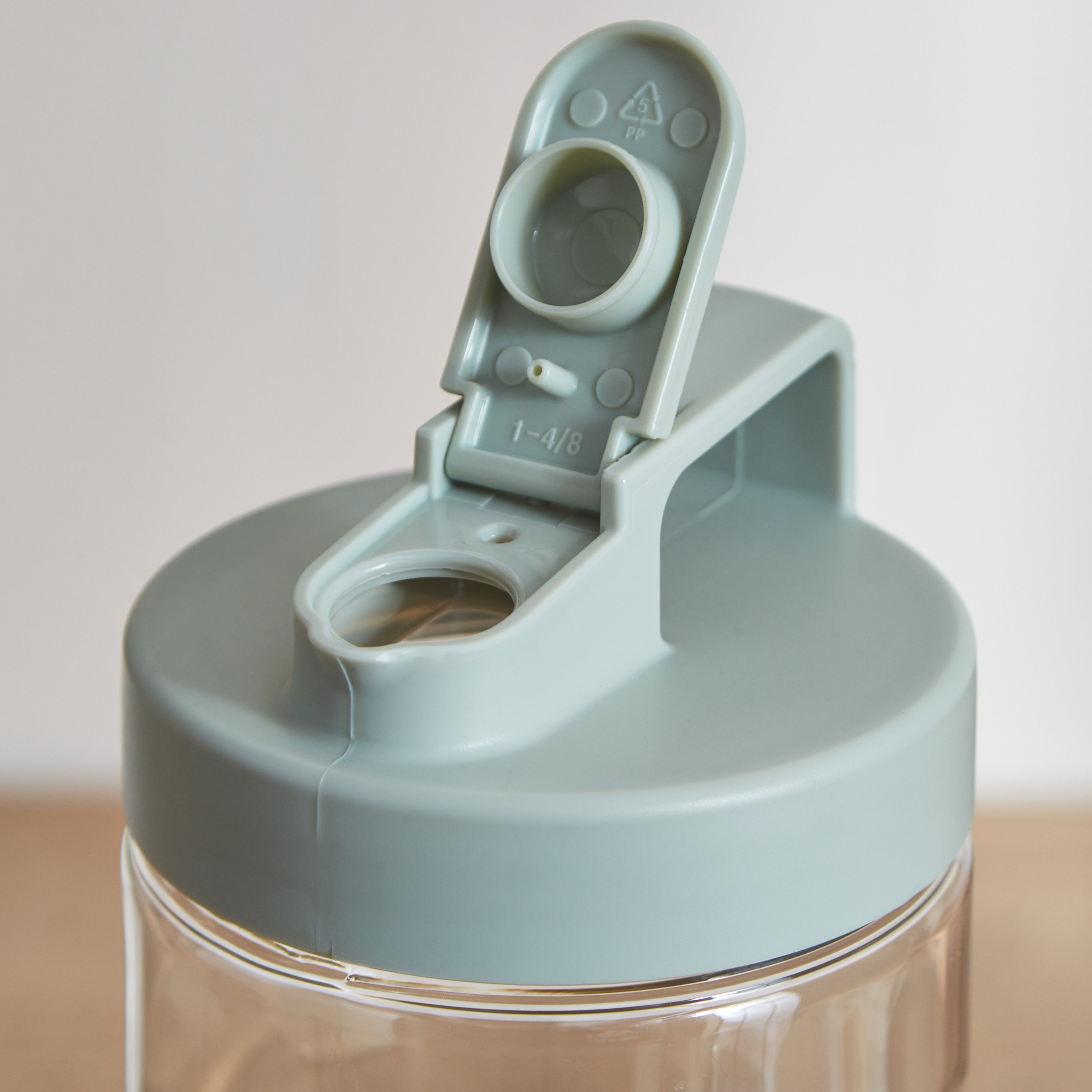 قارورة مياه سهلة الإمساك من لوك آند لوك - 1.2 لتر-hbxhomeware-hbxkitchen-image-4