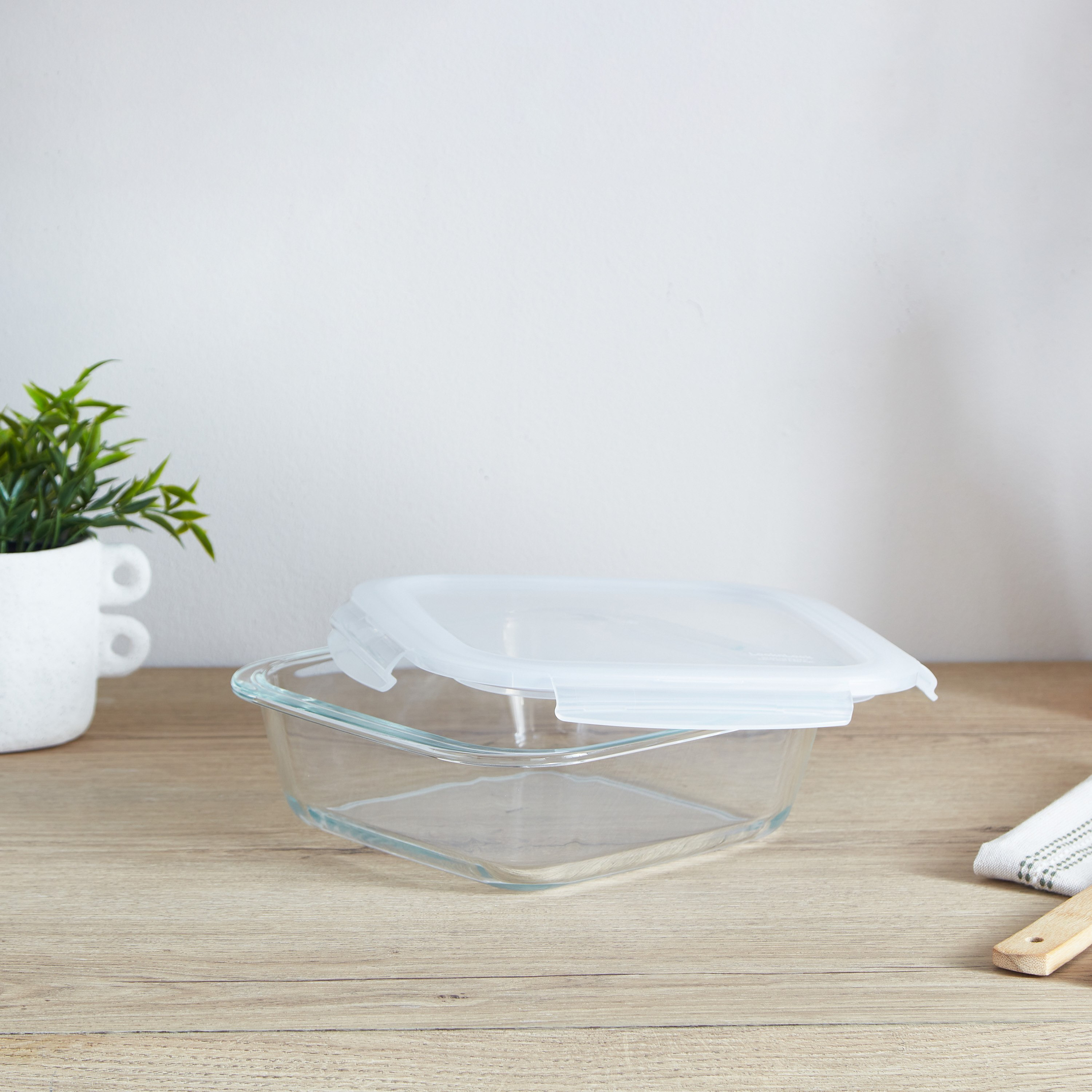 حاوية فرن زجاج مربعة مع غطاء من لوك أند لوك - 2 لتر-hbxhomeware-hbxkitchen-image-3