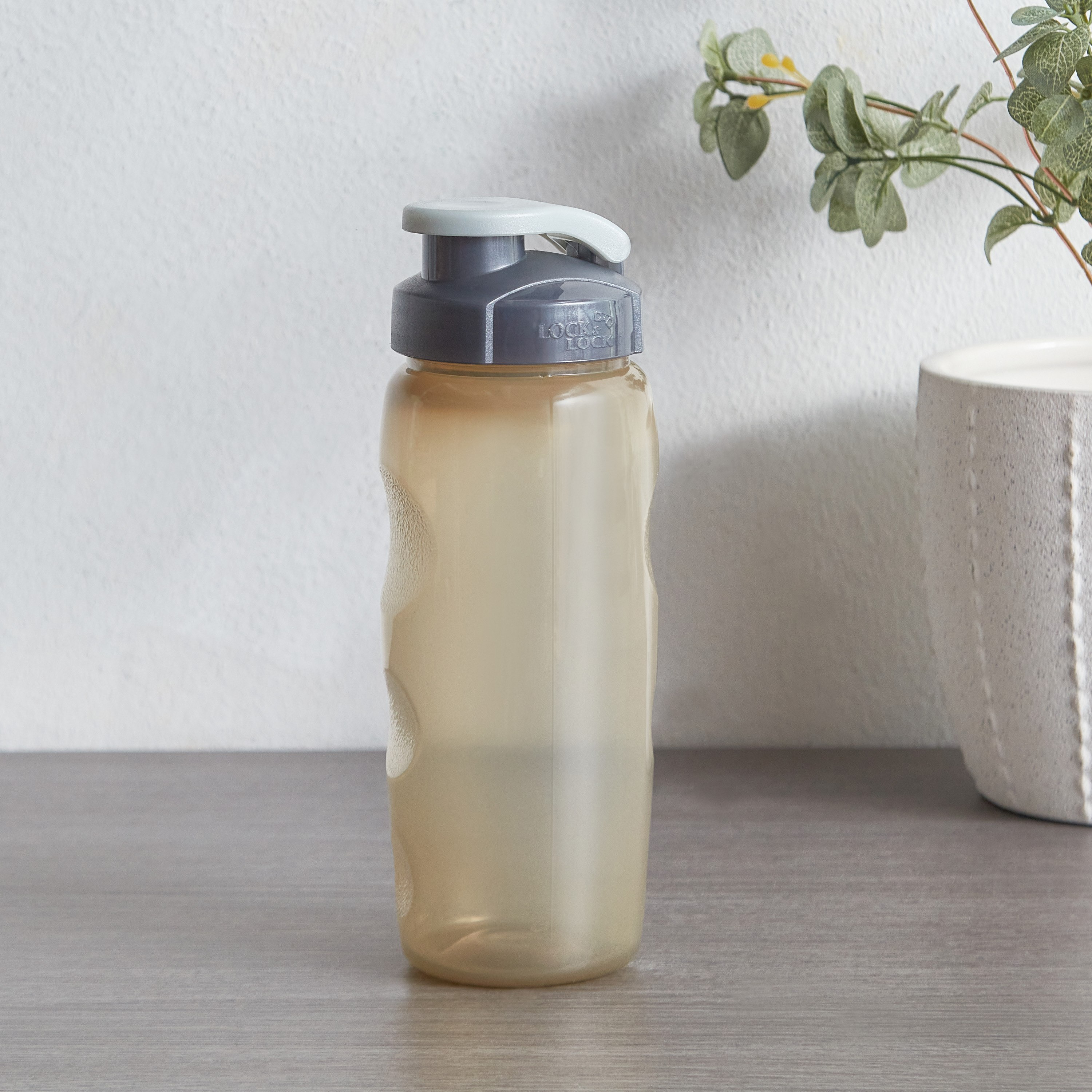 قارورة يد رياضية ملونة من لوك أند لوك - 500 مل-hbxhomeware-hbxkitchen-image-1