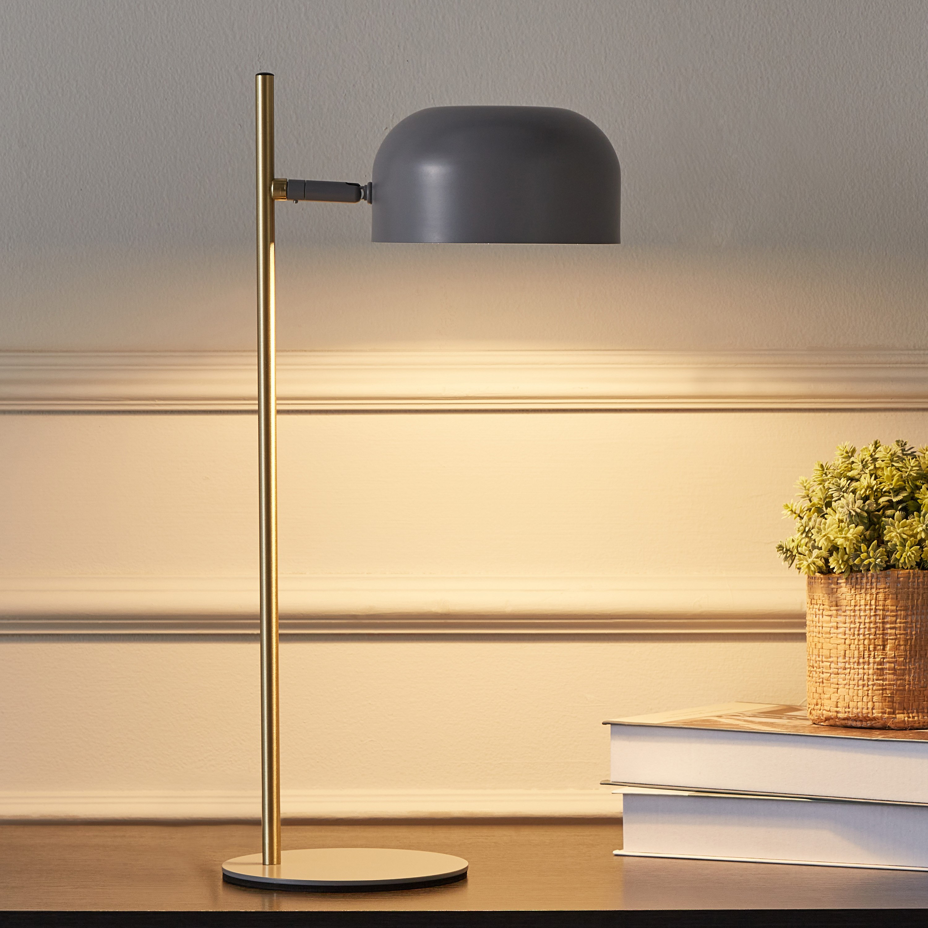 Stark Metal Table Lamp with Shade -24x15x49 cm-hbxlivingroom-lighting-tablelamps-image-2
