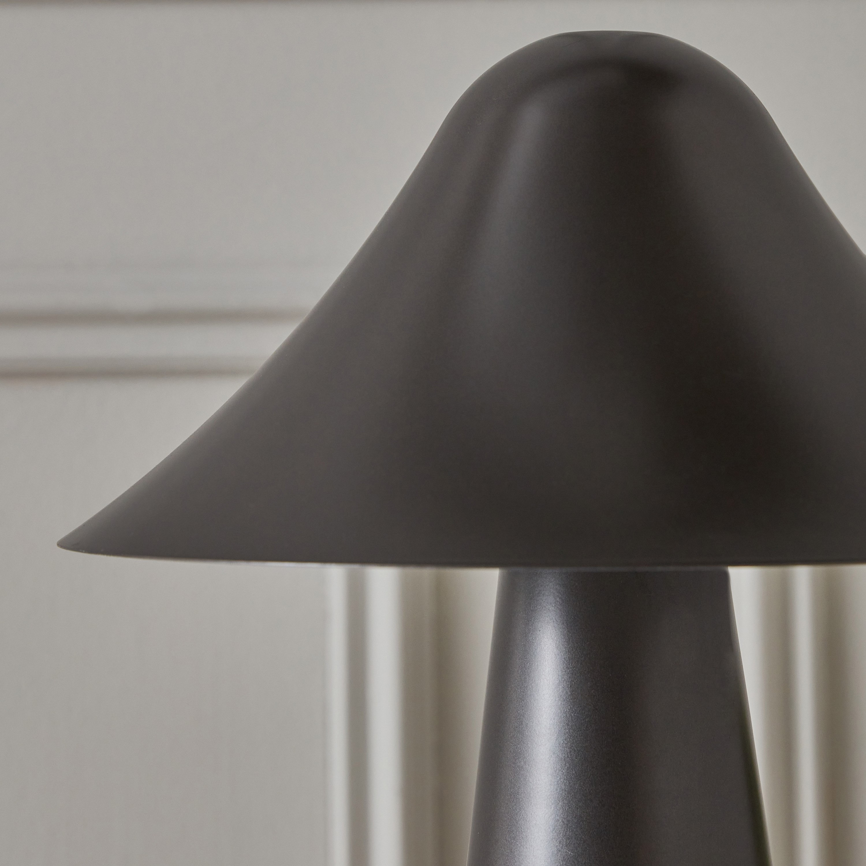 Stark Metal Table Lamp - 28x34 cm-hbxlivingroom-lighting-tablelamps-image-3