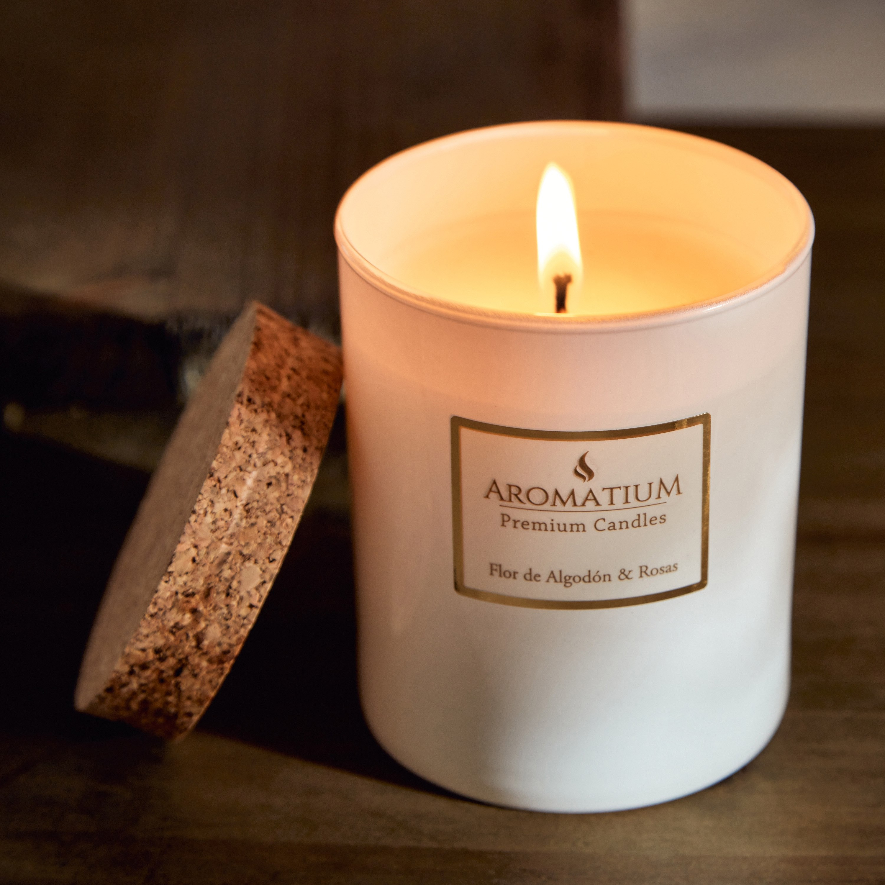 جرة شموع زجاجية معطرة فلور دي الجودون آند روزاس بريميوم من فيلا- 140 جم-hbxlivingroom-decorandaccessories-candles-image-3