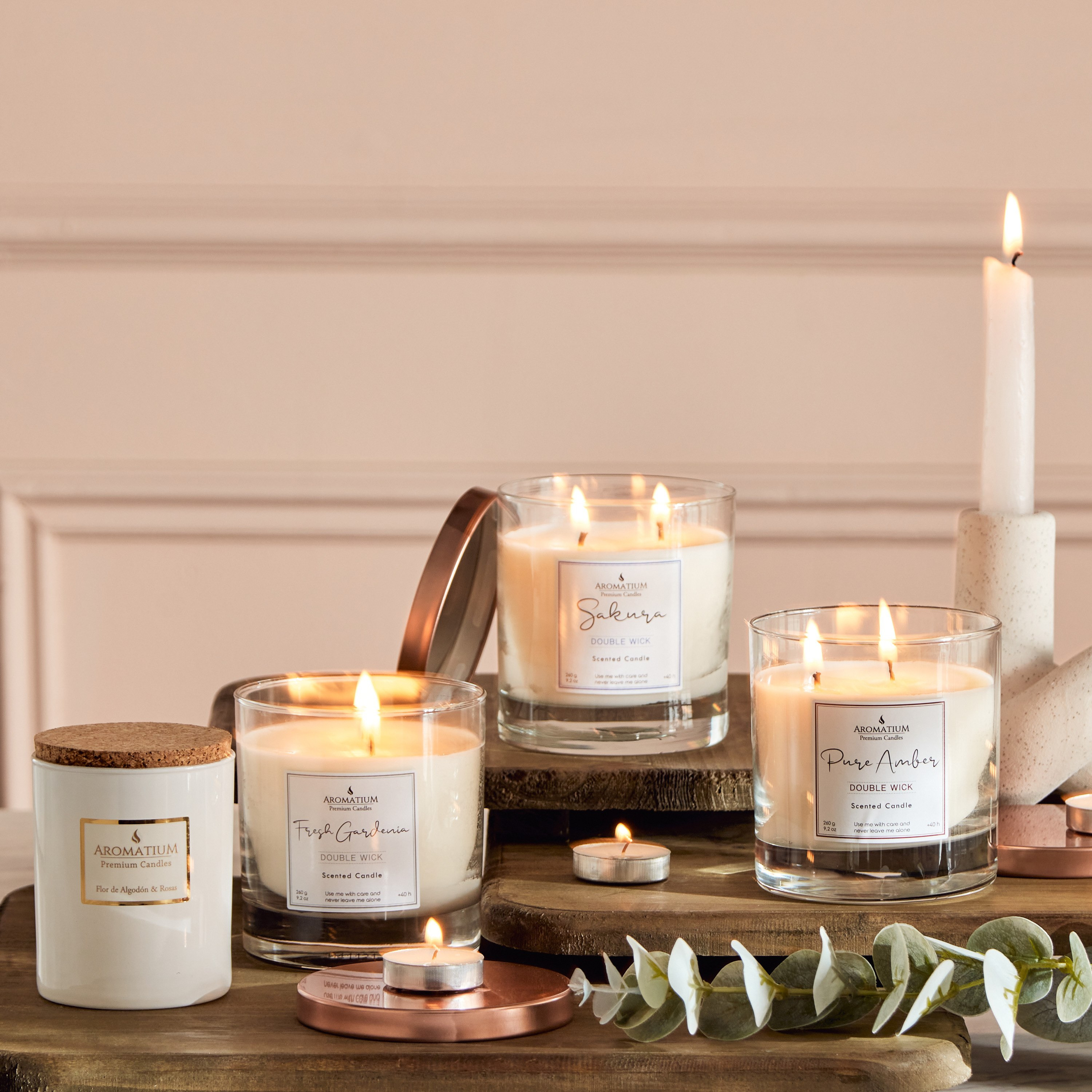 جرة شموع زجاجية معطرة فلور دي الجودون آند روزاس بريميوم من فيلا- 140 جم-hbxlivingroom-decorandaccessories-candles-image-5
