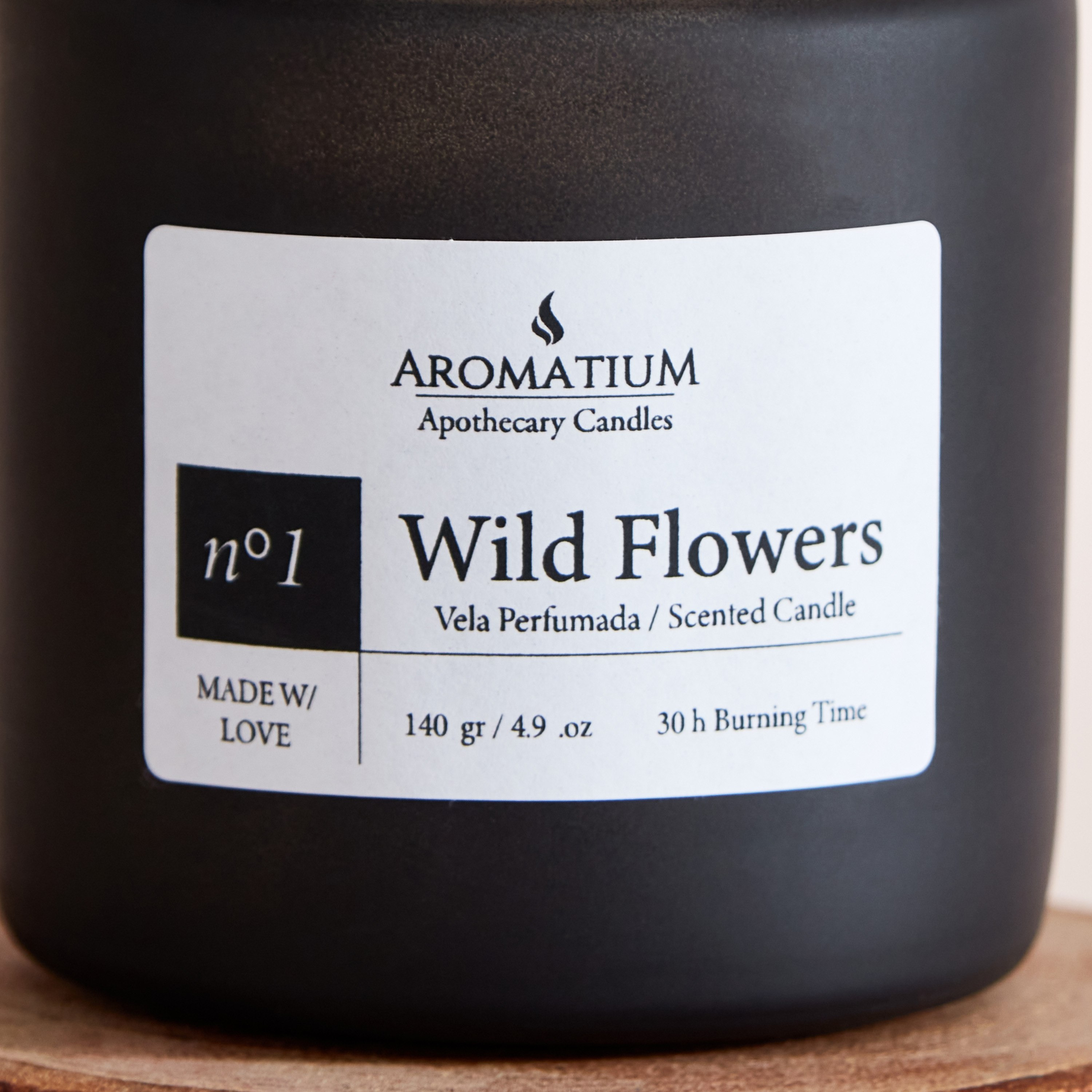 شمعة جرة معطرة بالزهور البرية من فيلا أروماتيوم - 140 جم-hbxlivingroom-decorandaccessories-candles-image-3