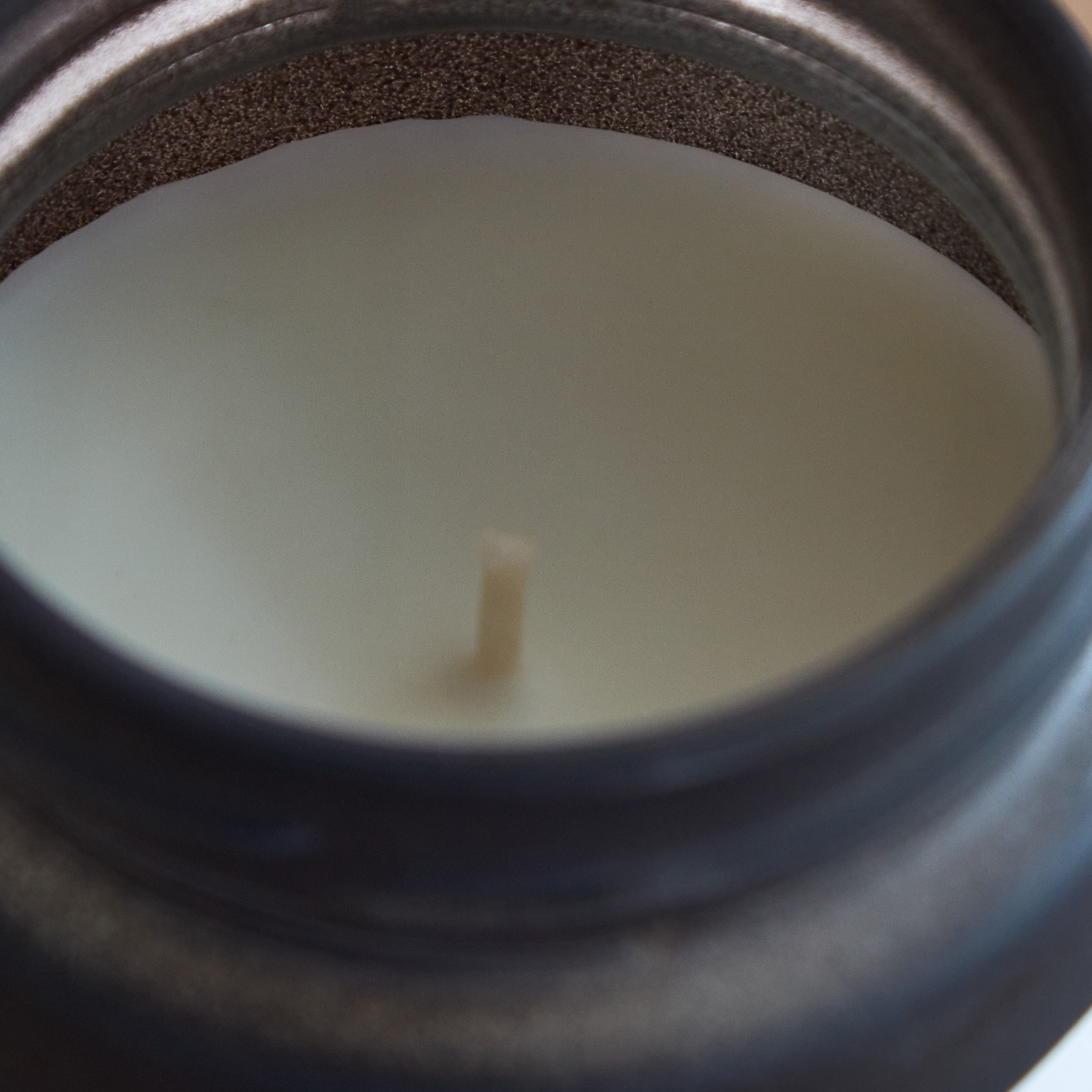 شمعة جرة معطرة بالزهور البرية من فيلا أروماتيوم - 140 جم-hbxlivingroom-decorandaccessories-candles-image-4