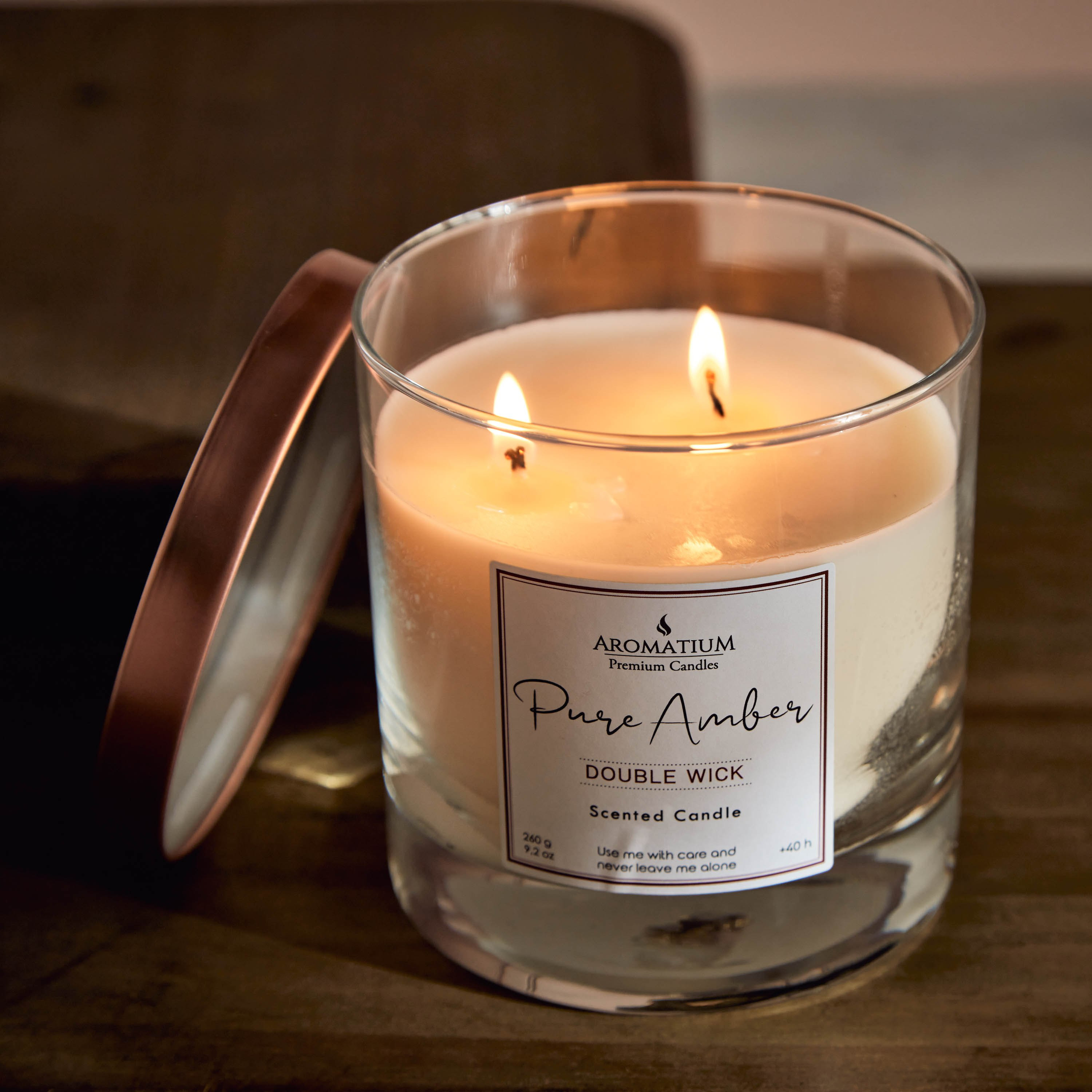جرة شموع زجاجية بفتيل مزدوج برائحة العنبر النقي من فيلا أروماتيوم - 260 جم-hbxlivingroom-decorandaccessories-candles-image-3