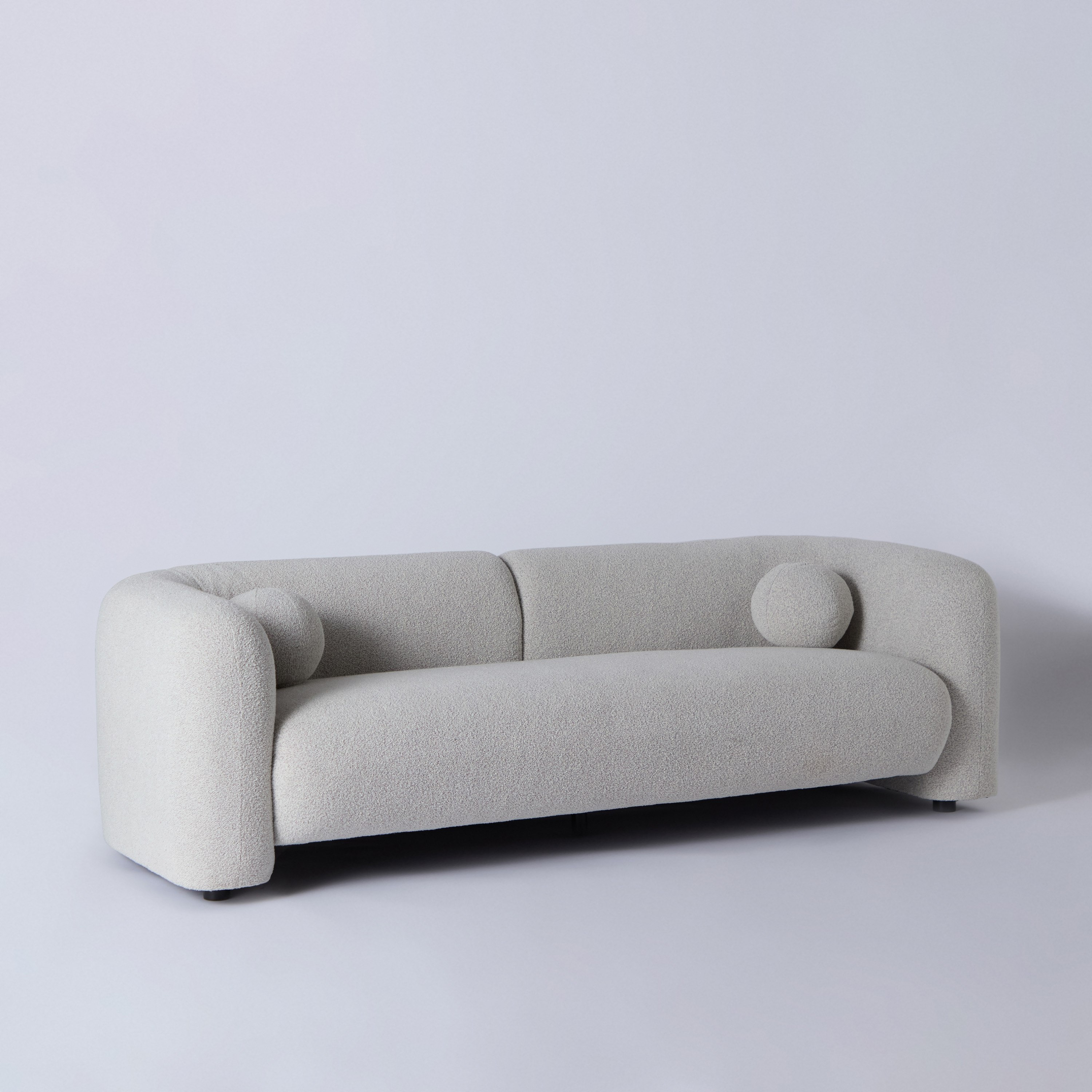 كنبة قماش 3 مقاعد مع 2 وسادة مستديرة من بارسيلو-hbxlivingroom-sofasandarmchairs-sofas-image-10