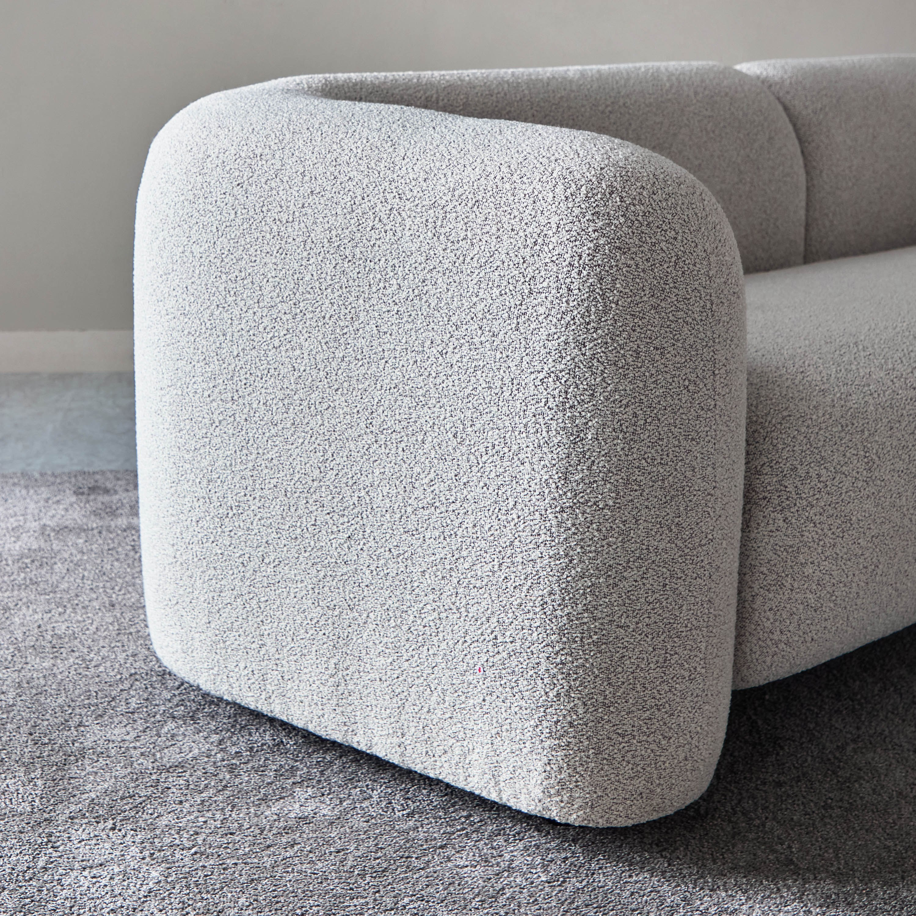 كنبة قماش 3 مقاعد مع 2 وسادة مستديرة من بارسيلو-hbxlivingroom-sofasandarmchairs-sofas-image-7