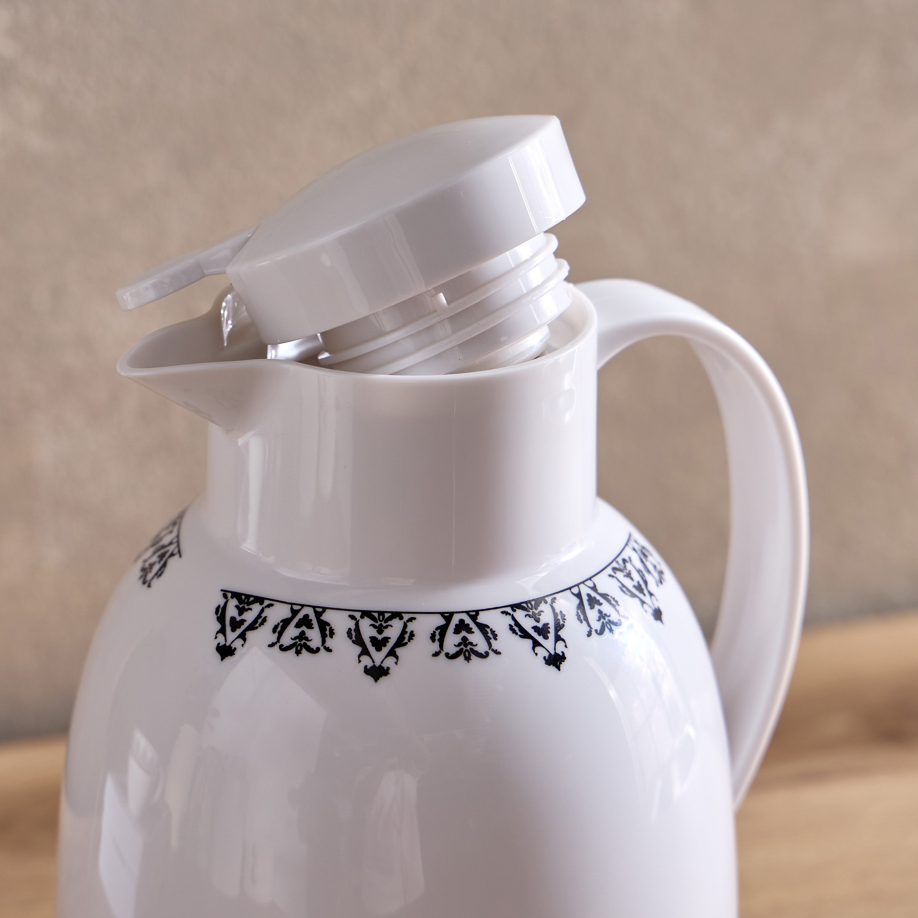 ترمس بلاستيك من جوستو - 1.5 لتر-hbxhomeware-hbxkitchen-image-3