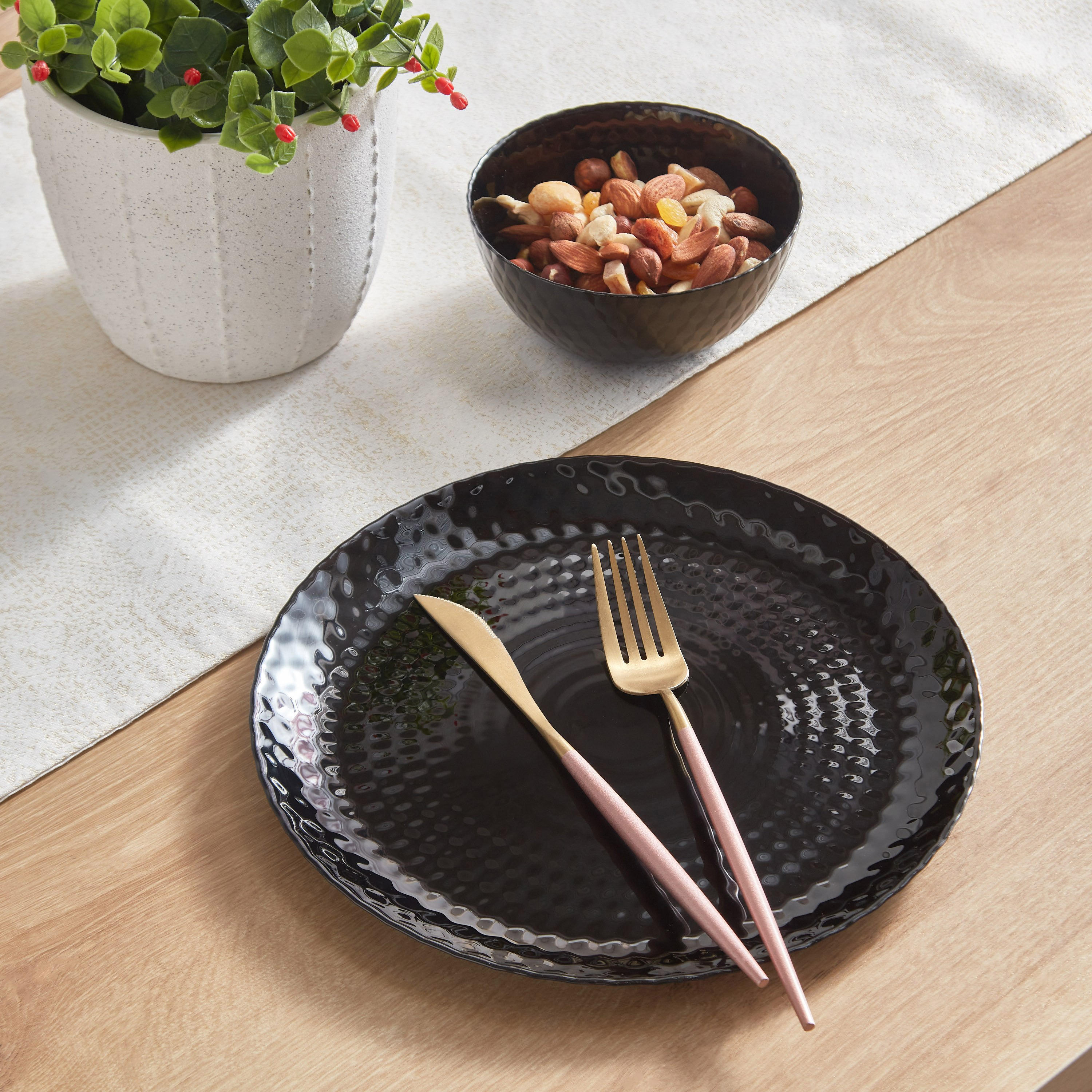 صحن عشاء بامبيلي نوير من لومينارك - 25 سم-hbxdecorandfurnishings-tabletop-crockery-image-4