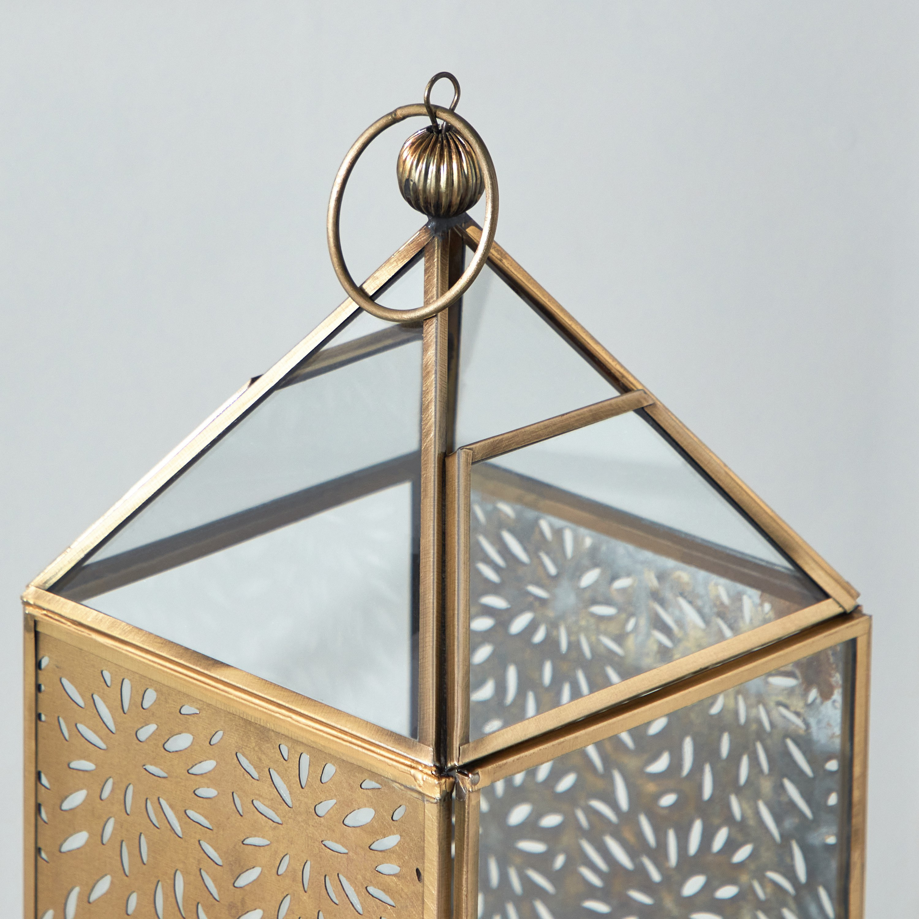 فانوس حديث معدن من إيسابا - 12x12x42 سم-hbxdecorandfurnishings-homeaccessories-lanterns-image-4