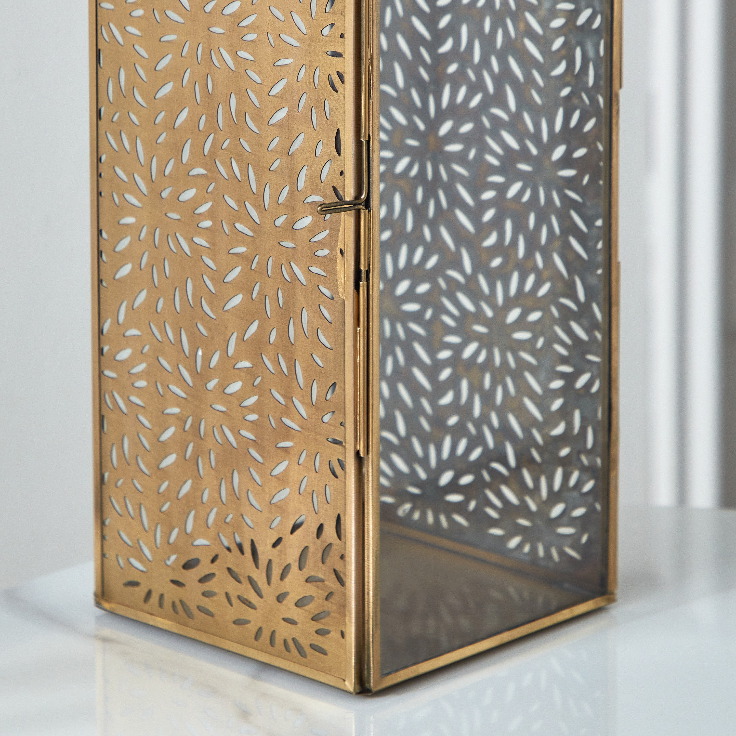 فانوس حديث معدن من إيسابا - 12x12x42 سم-hbxdecorandfurnishings-homeaccessories-lanterns-image-5