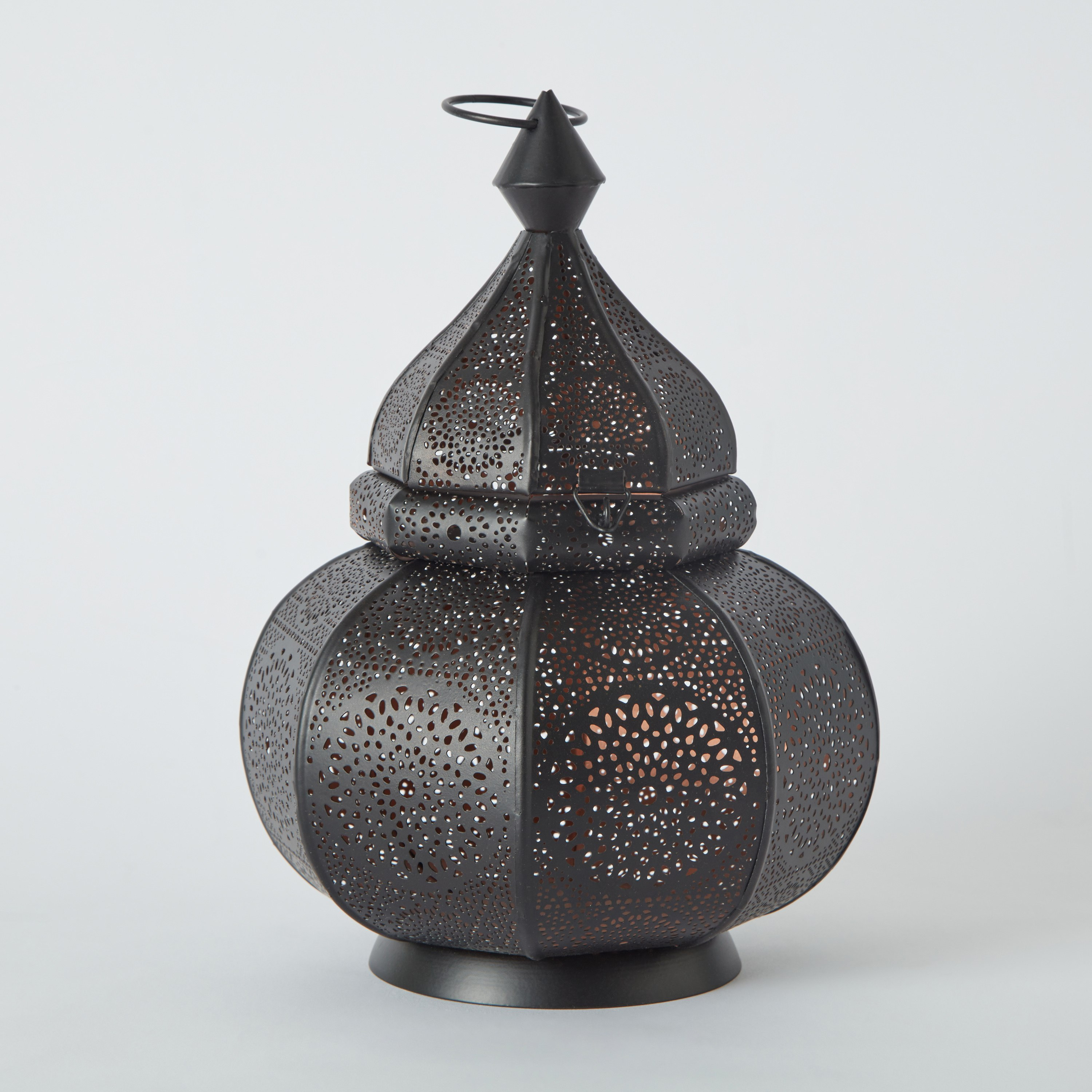فانوس قبة معدن تفاصيل مفرّغة من إيسابا - 18x18x28 سم-hbxdecorandfurnishings-homeaccessories-lanterns-image-7