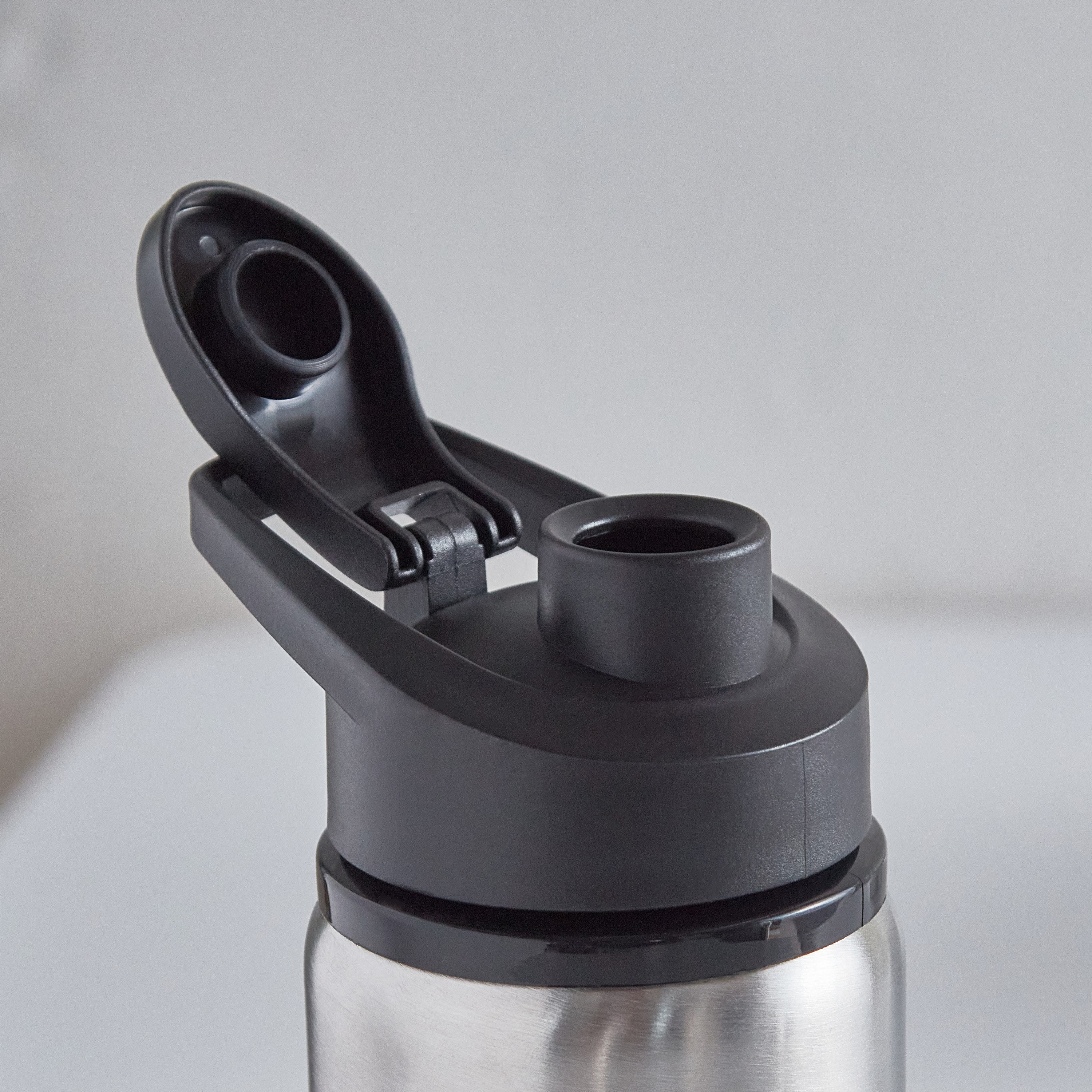 Stilo Stainless Steel Bottle - 750 ml-hbxhomeware-diningandtabletop-bottles-image-3
