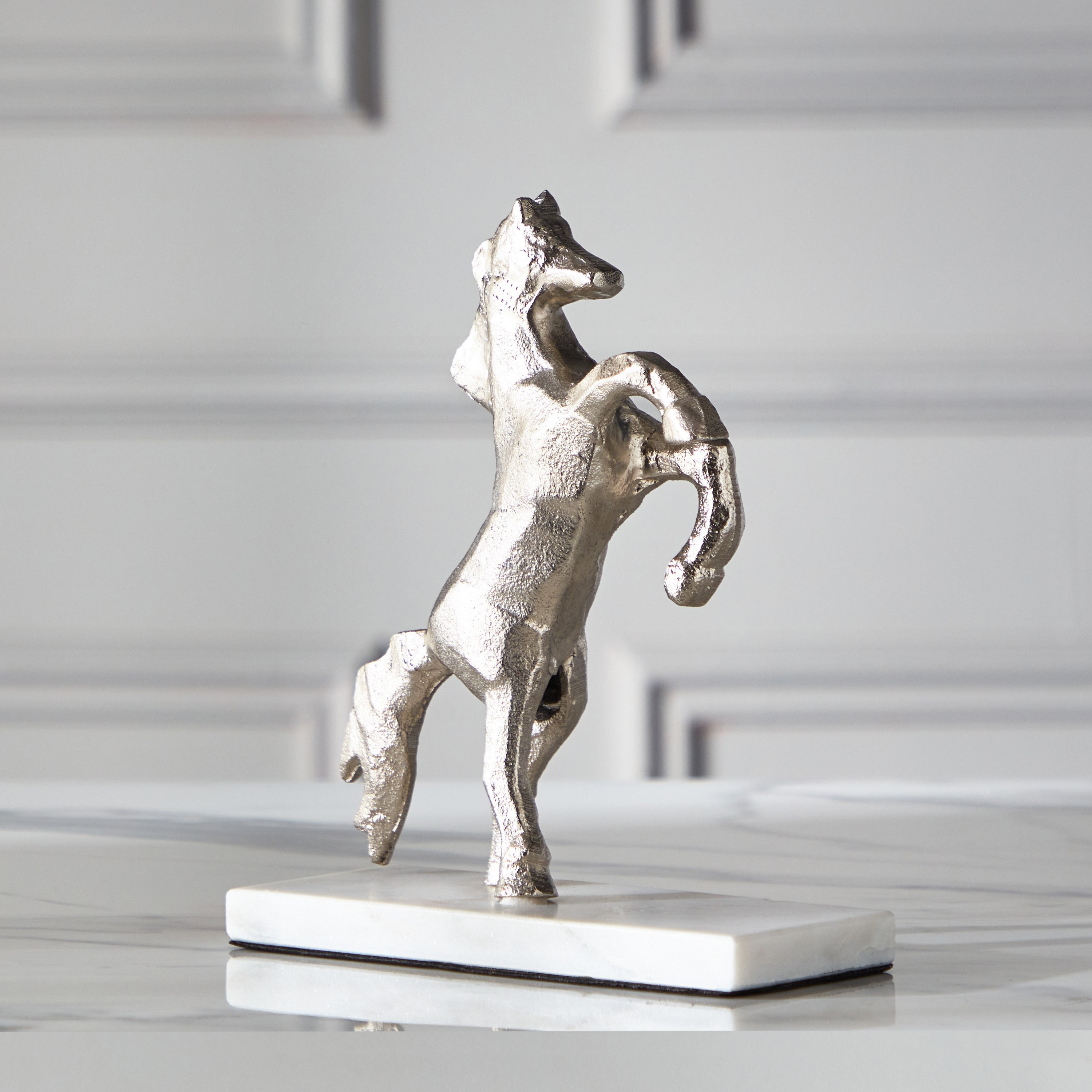 ديكور طاولة بتصميم حصان ألومنيوم بقاعدة رخام من أسترو- 18x7x22 سم-hbxhomeware-homedecor-figurinesandornaments-image-1
