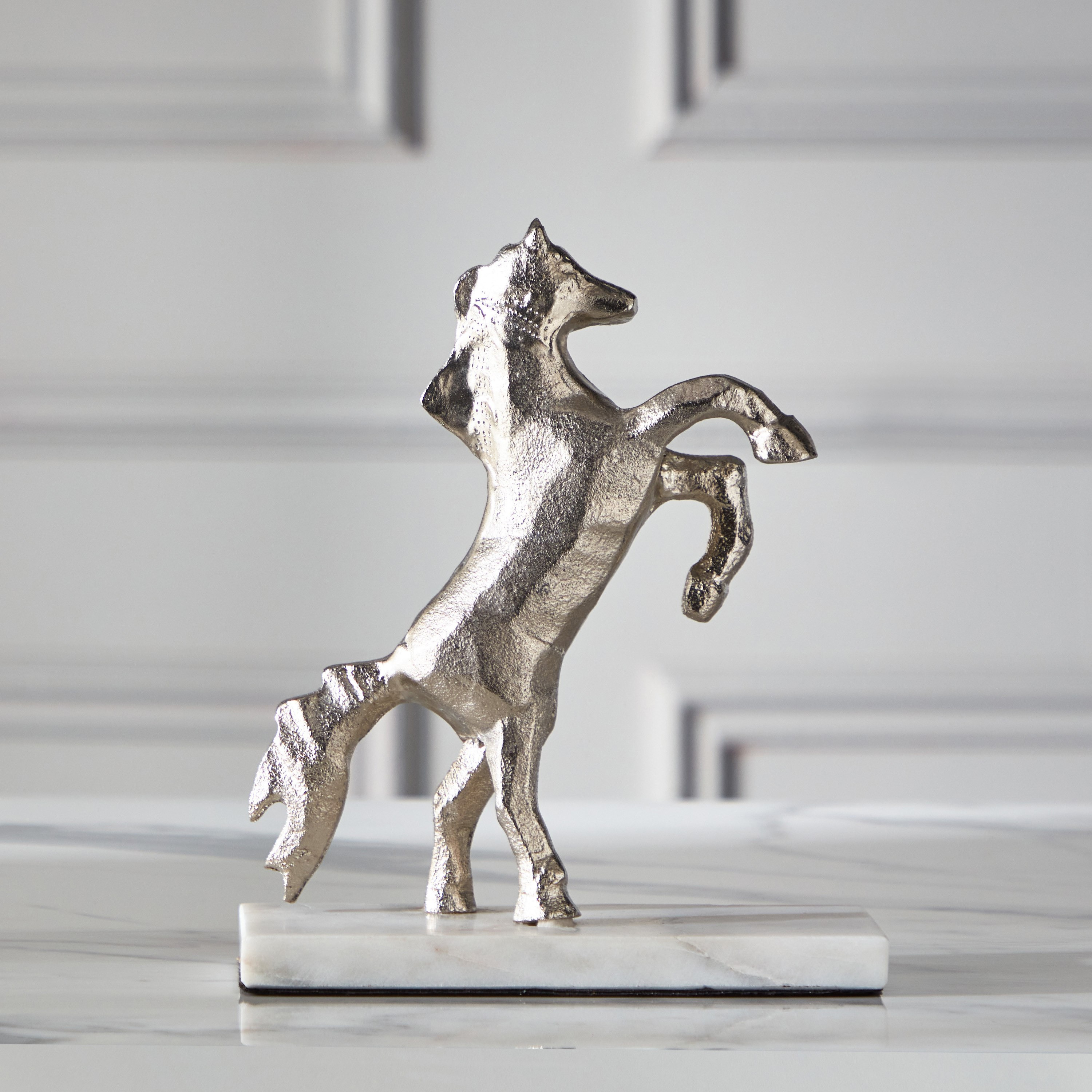 ديكور طاولة بتصميم حصان ألومنيوم بقاعدة رخام من أسترو- 18x7x22 سم-hbxhomeware-homedecor-figurinesandornaments-image-2
