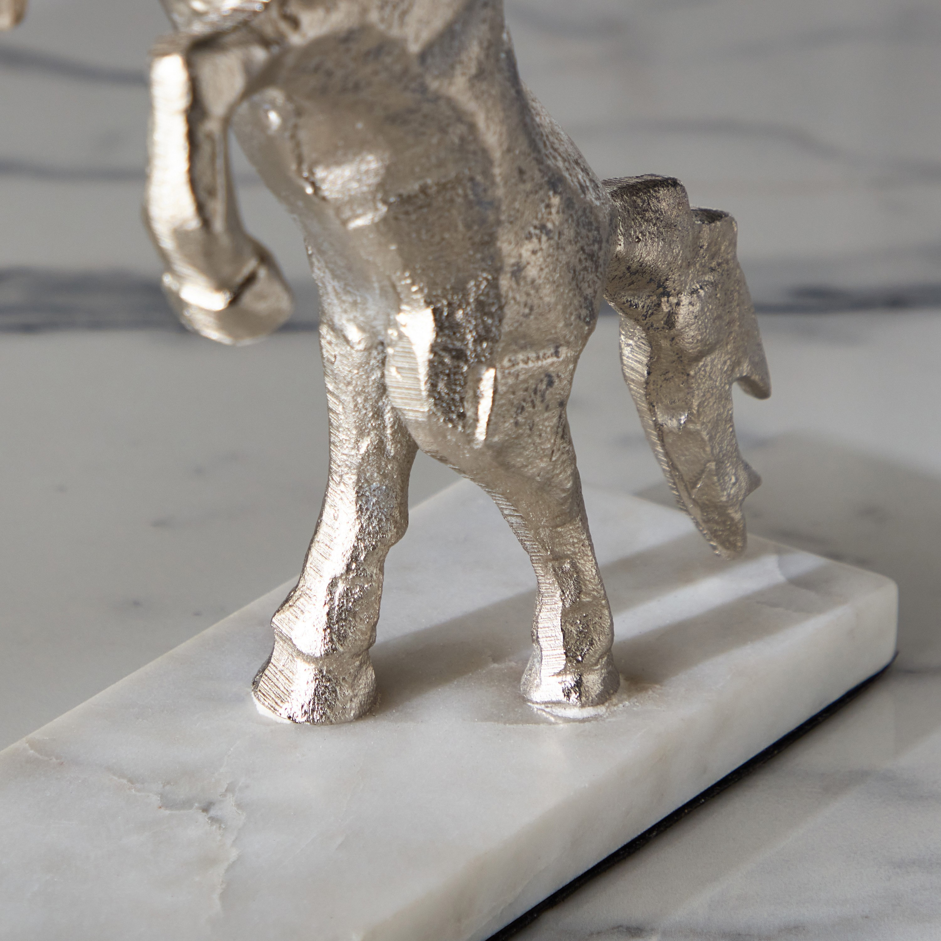 ديكور طاولة بتصميم حصان ألومنيوم بقاعدة رخام من أسترو- 18x7x22 سم-hbxhomeware-homedecor-figurinesandornaments-image-3