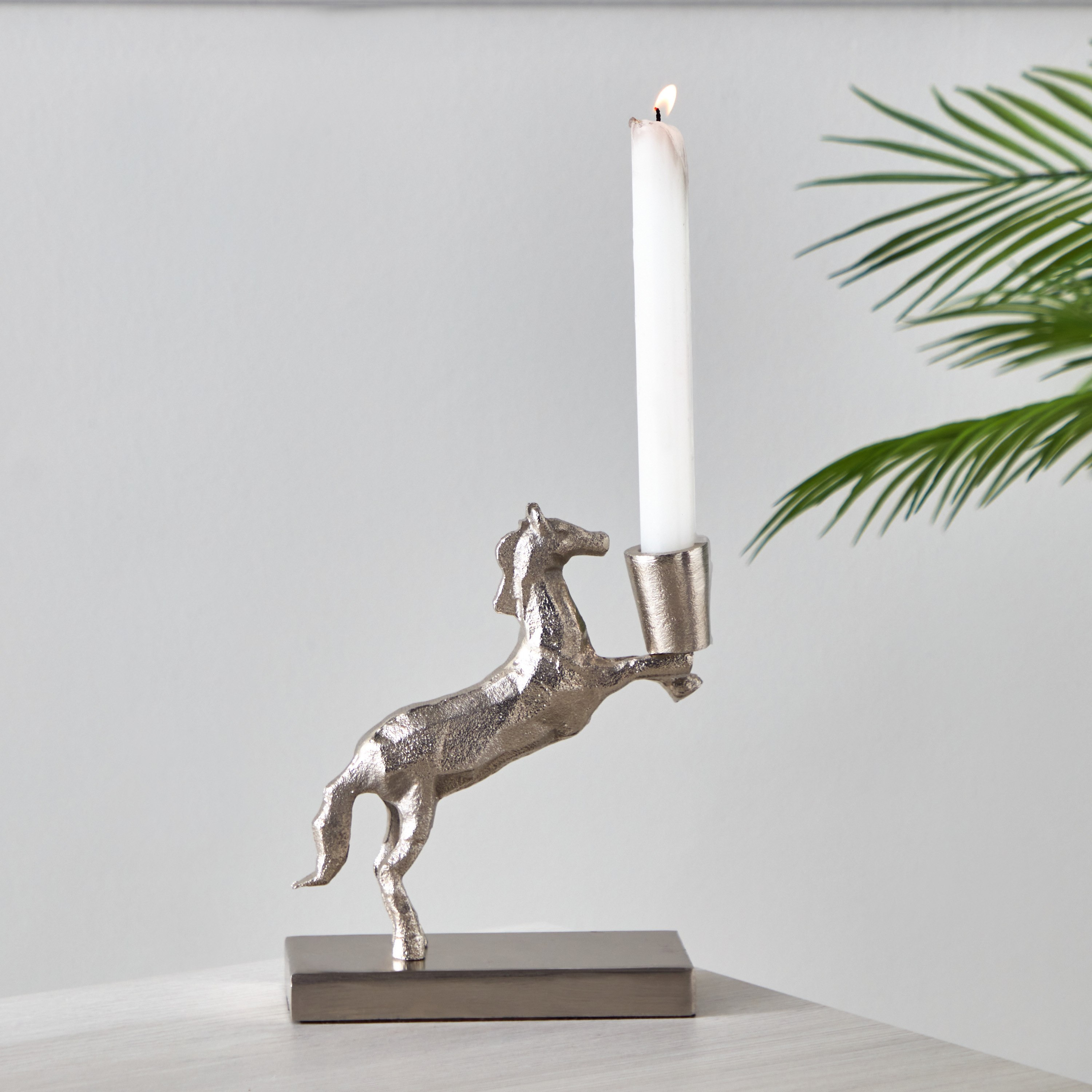حامل شموع حصان ألومنيوم من أسترو - 15x6x18 سم-hbxlivingroom-decorandaccessories-candleholders-image-1