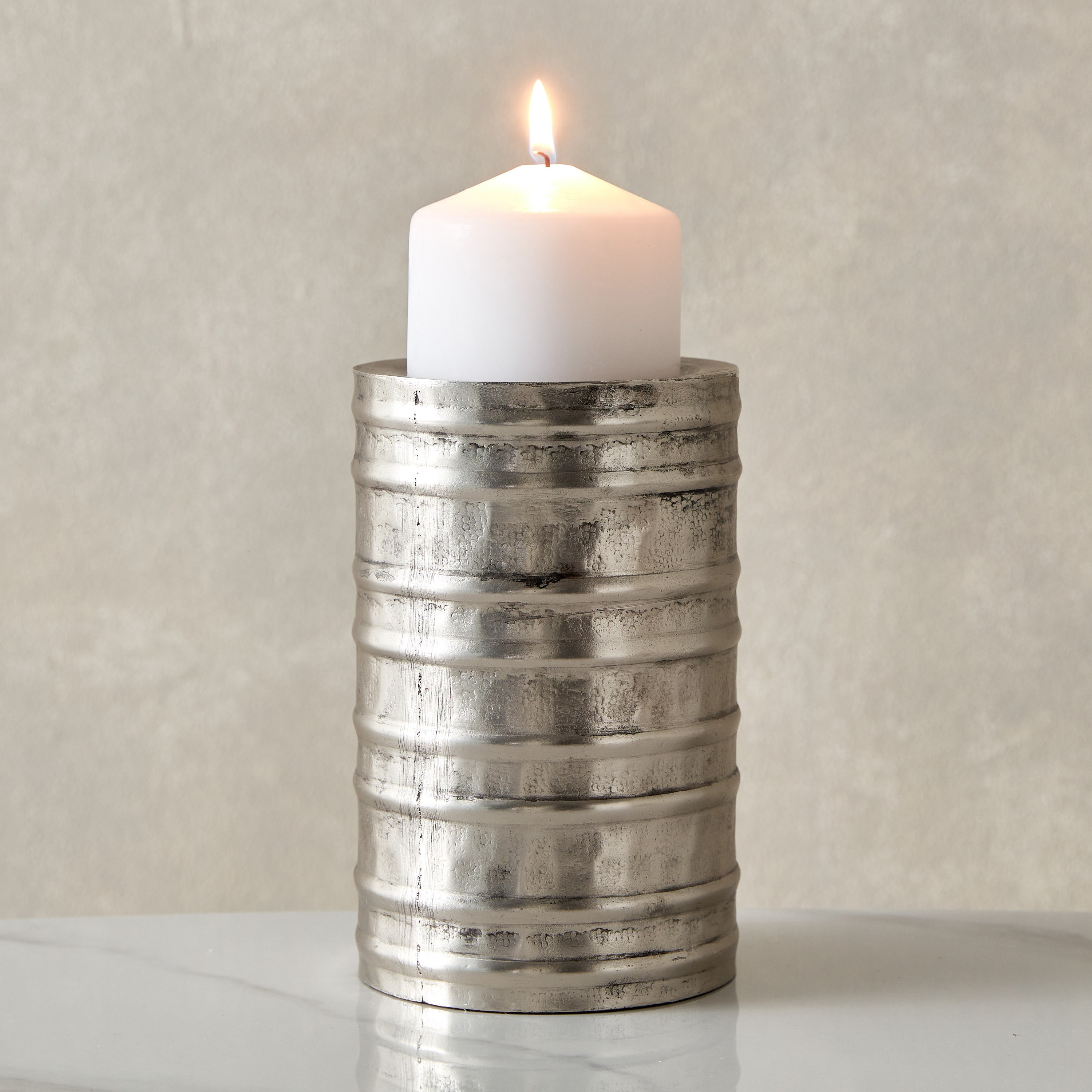 حامل شموع عمودية معدني من لورين - 11x11x18 سم-hbxlivingroom-decorandaccessories-candleholders-image-1