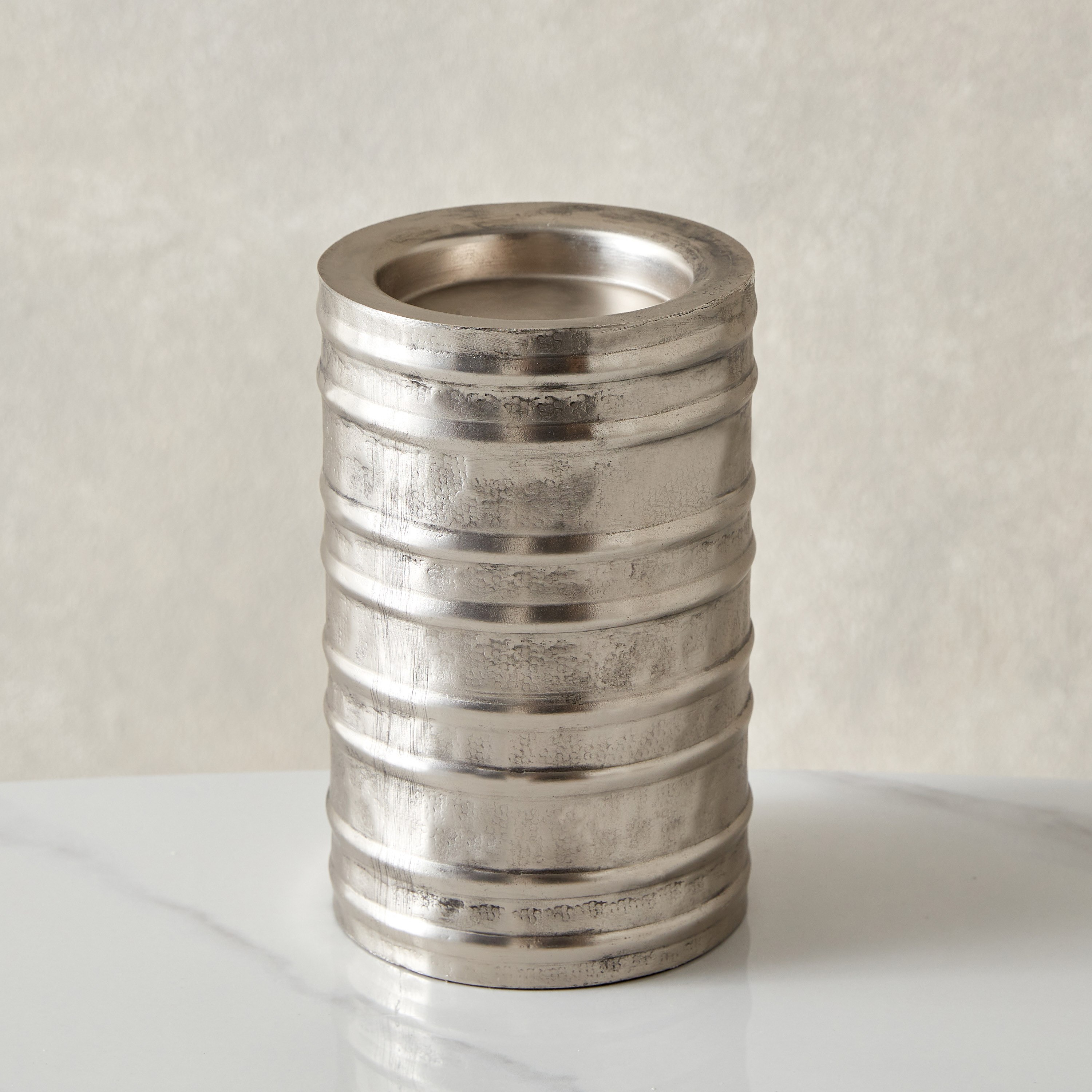 حامل شموع عمودية معدني من لورين - 11x11x18 سم-hbxlivingroom-decorandaccessories-candleholders-image-2