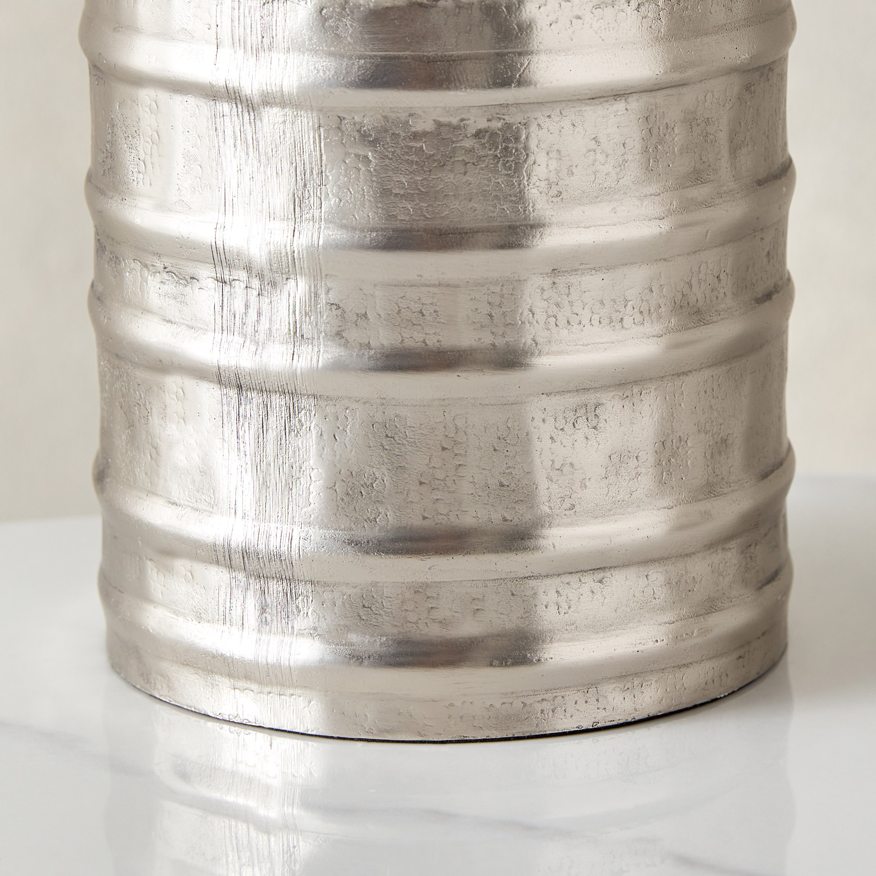 حامل شموع عمودية معدني من لورين - 11x11x18 سم-hbxlivingroom-decorandaccessories-candleholders-image-4