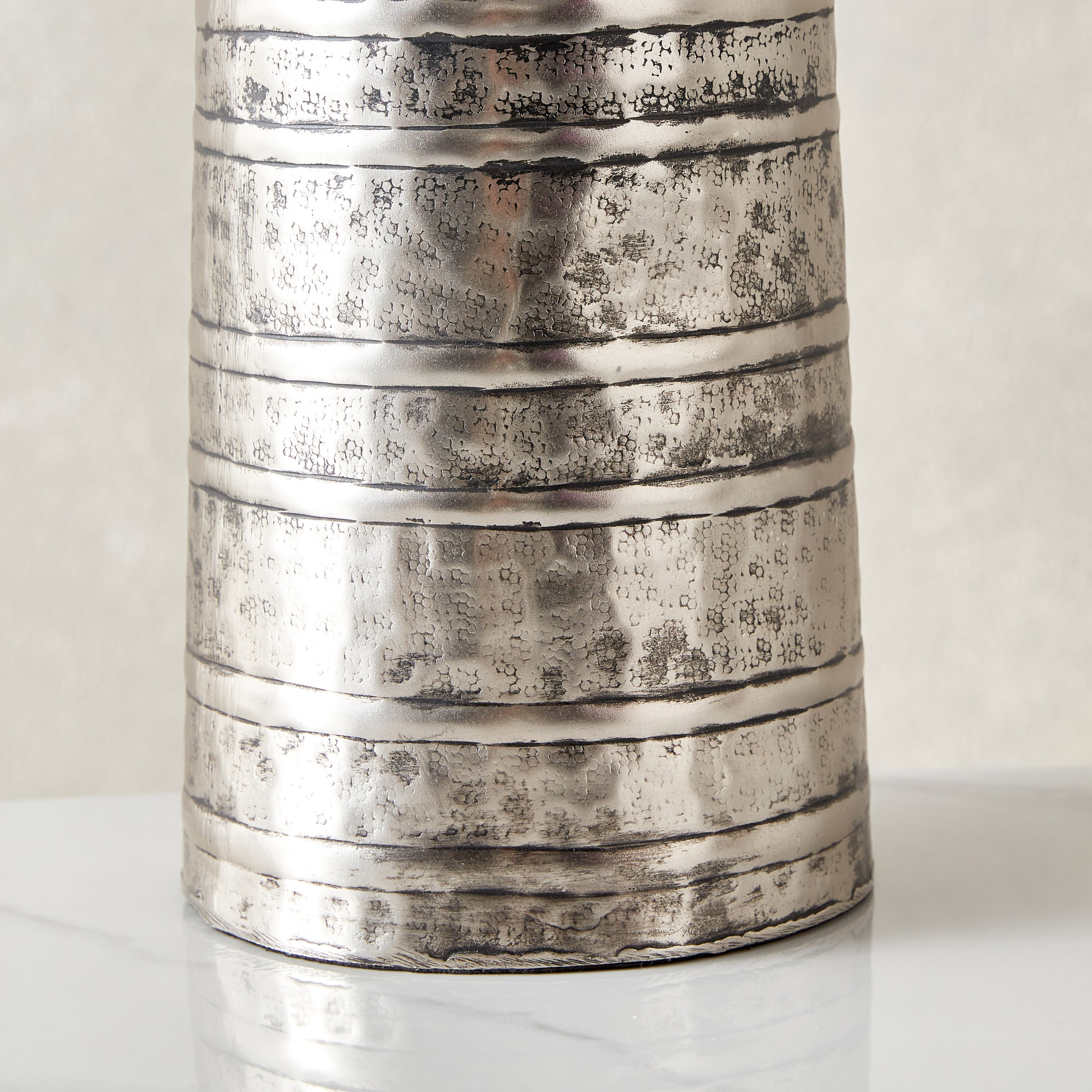 مزهرية طاولة معدنية من لورين - 14x14x50 سم-hbxbedroom-decorandaccessories-vases-image-4