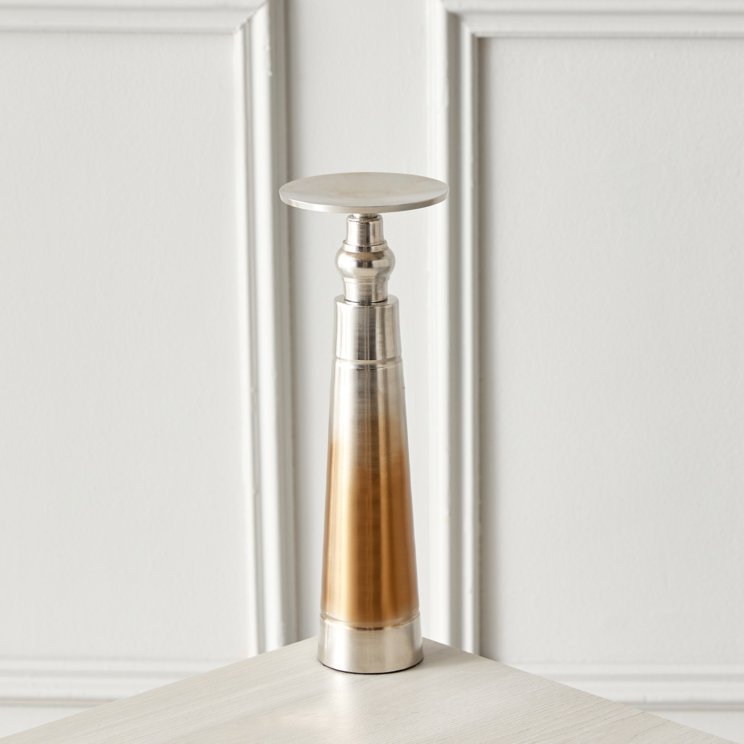حامل شموع معدني عمودي بلونين من أوكتان - 10x10x34 سم-hbxlivingroom-decorandaccessories-candleholders-image-2