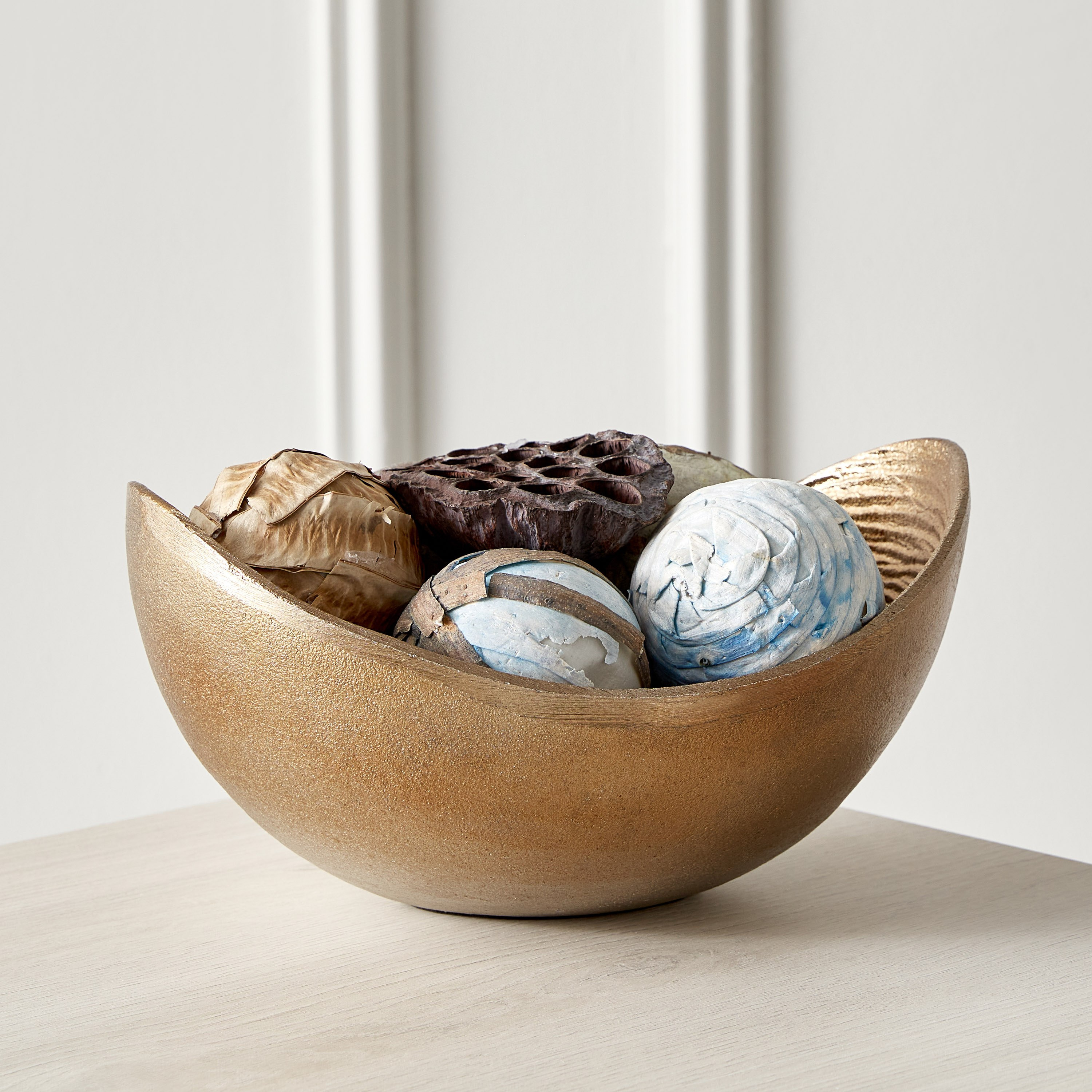 وعاء ديكور من الألومنيوم بلونين من أوكتان - 25x21x13 سم-hbxdecorandfurnishings-homeaccessories-bowls-image-1