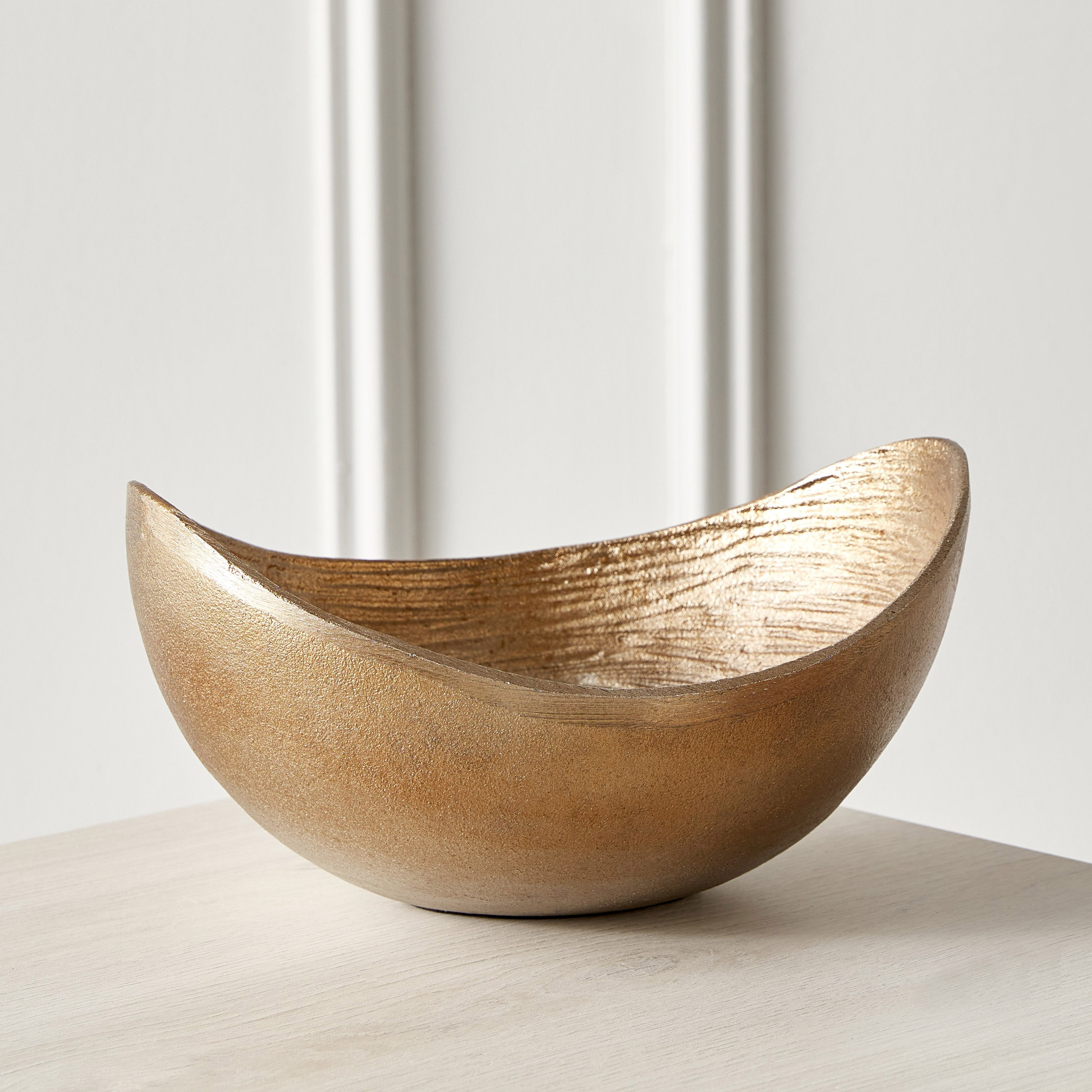 وعاء ديكور من الألومنيوم بلونين من أوكتان - 25x21x13 سم-hbxdecorandfurnishings-homeaccessories-bowls-image-2