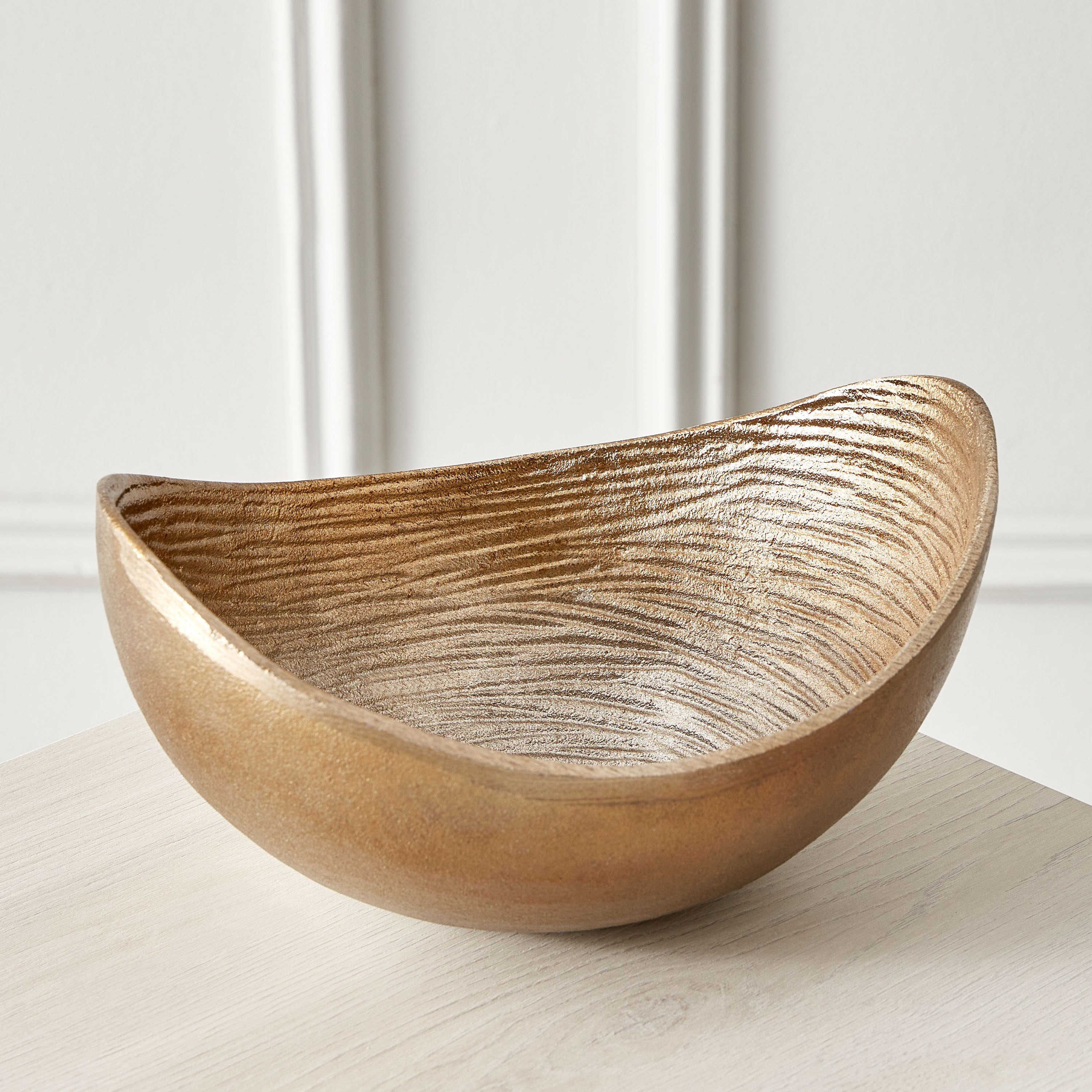 وعاء ديكور من الألومنيوم بلونين من أوكتان - 25x21x13 سم-hbxdecorandfurnishings-homeaccessories-bowls-image-3