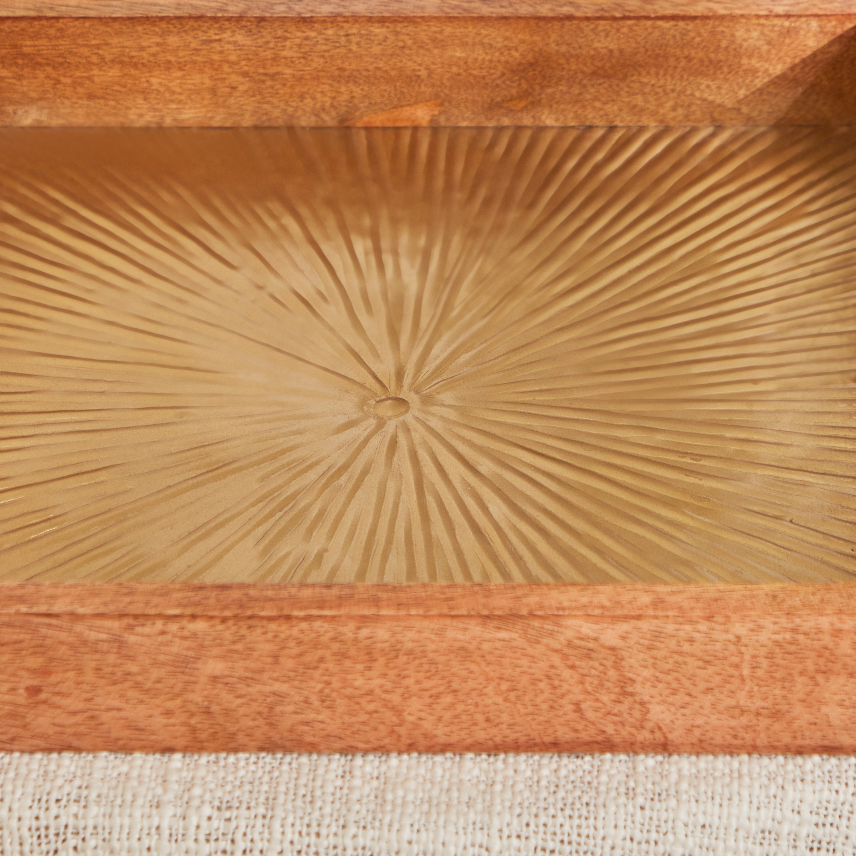 صينية ديكور مستطيلة من الخشب والألومنيوم من كليفتون - 28x25x7 سم-hbxhomeware-hbxdecorandfurnishings-image-3