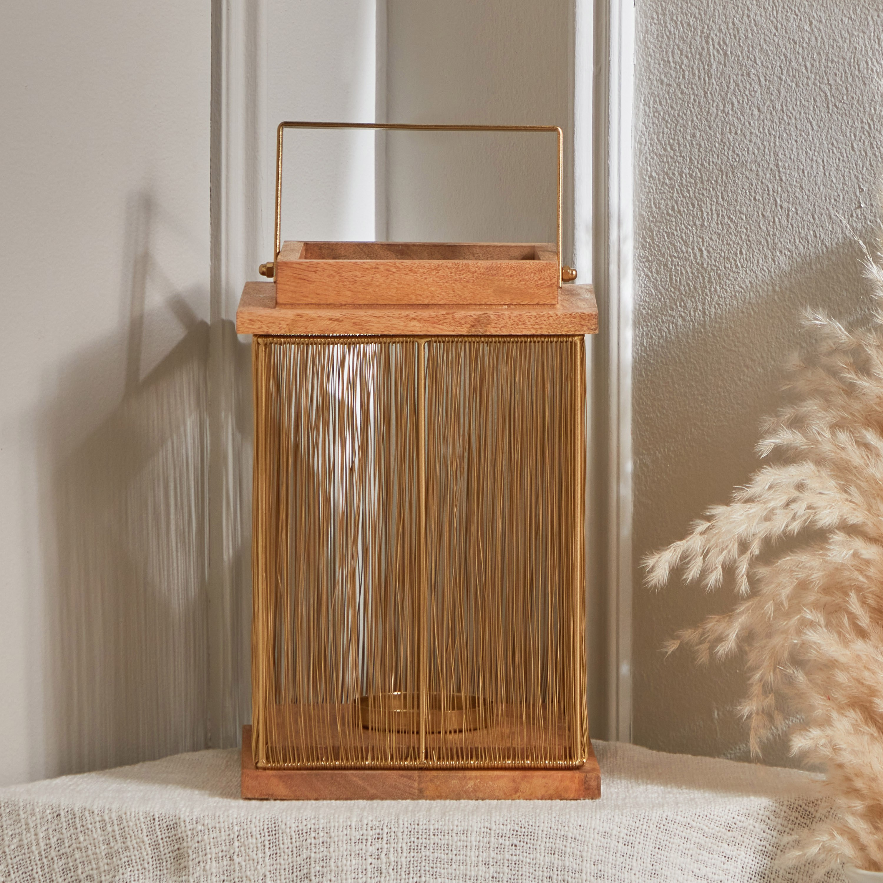 فانوس خشب بمقبض معدن من كليفتون - 19x19x28 سم-hbxdecorandfurnishings-homeaccessories-lanterns-image-2