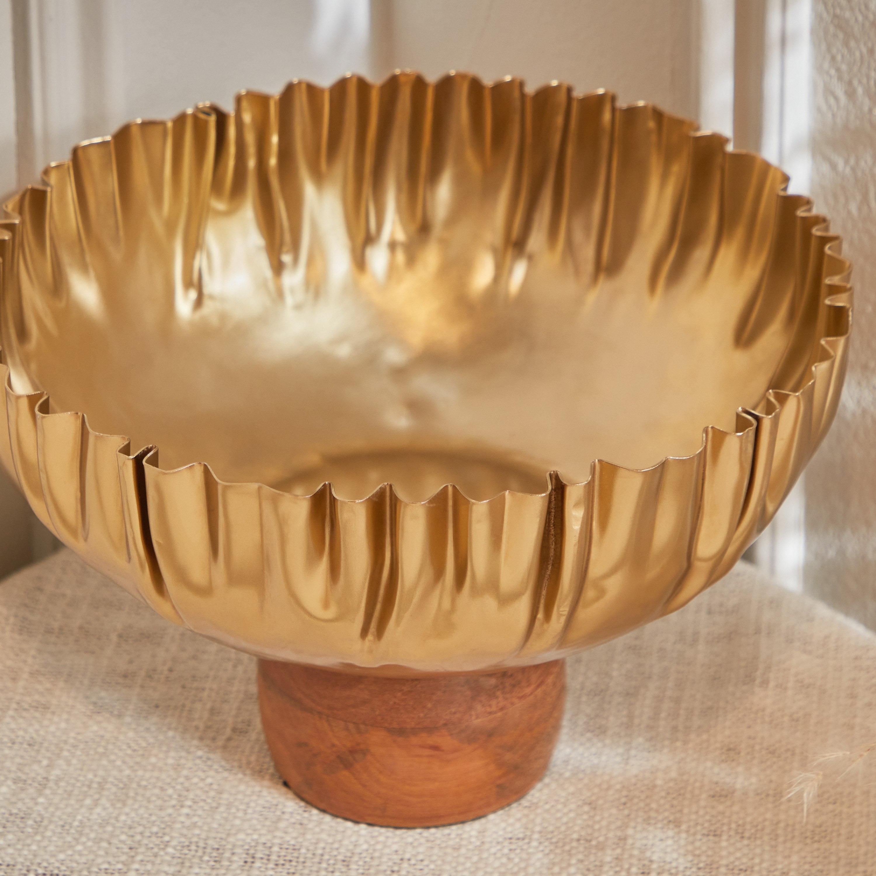 وعاء ديكور معدن بقاعدة خشبية من كليفتون- 24x24x16 سم-hbxdecorandfurnishings-homeaccessories-bowls-image-2