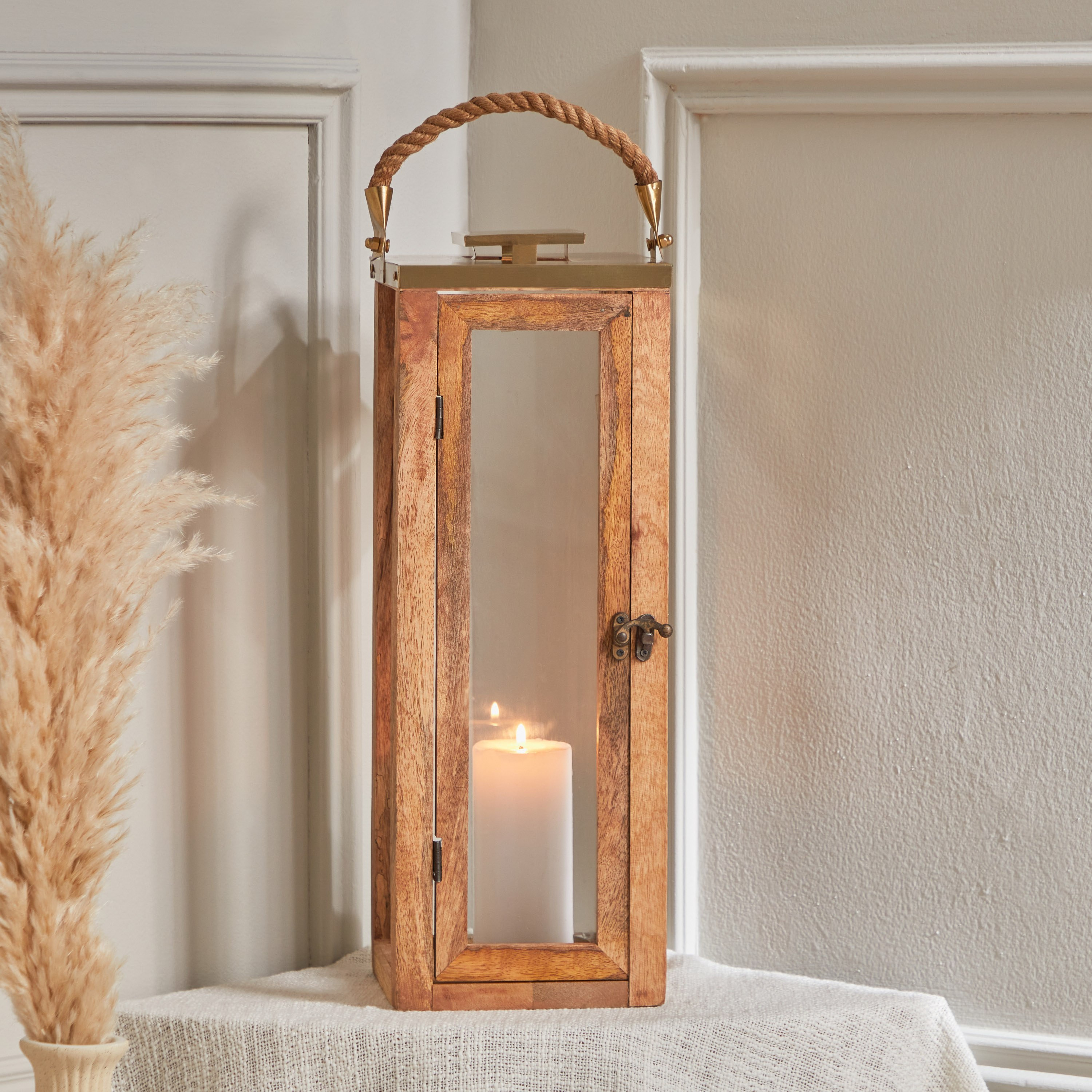 فانوس خشب بمقبض معدن من كليفتون - 16x16x45 سم-hbxdecorandfurnishings-homeaccessories-lanterns-image-1