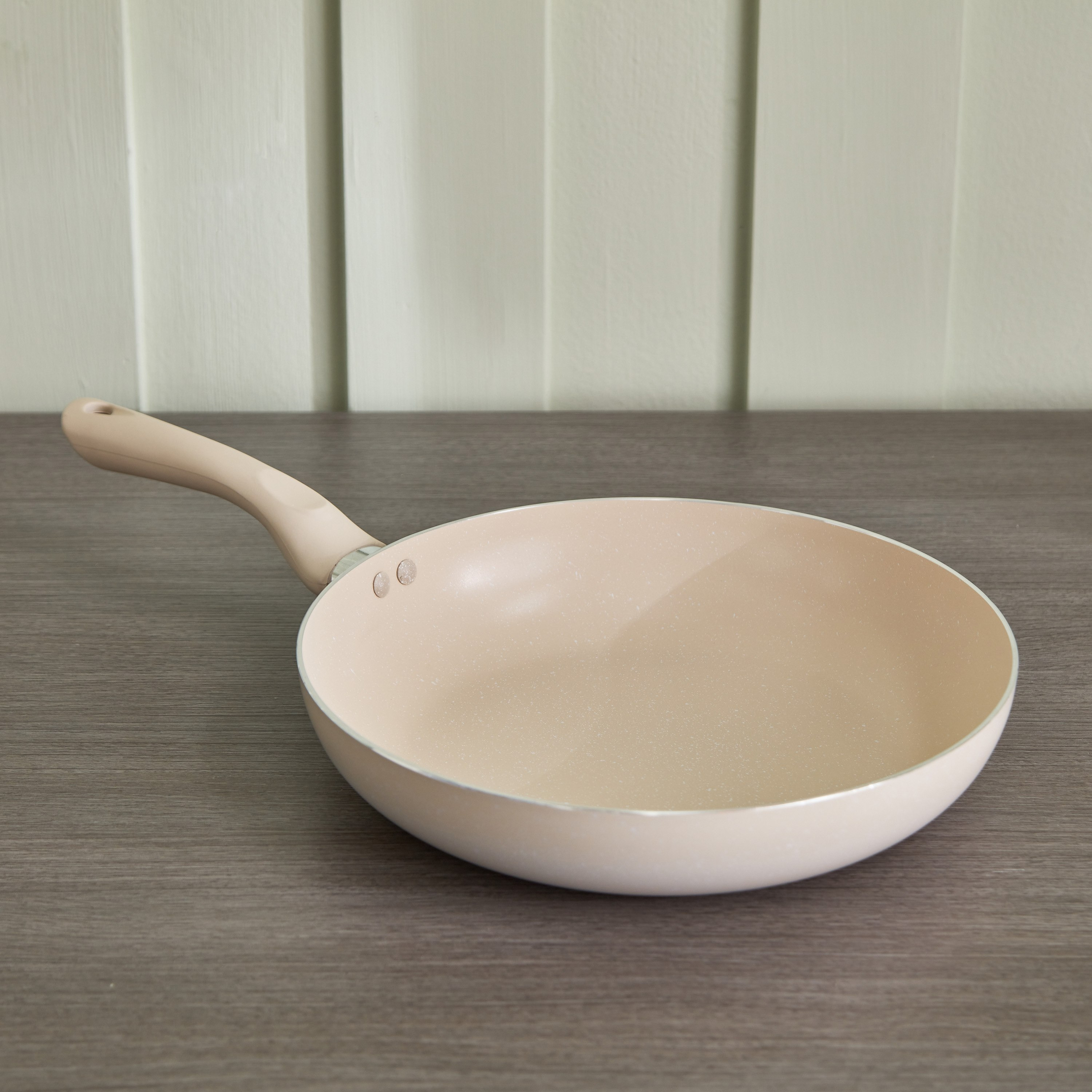 مقلاة بطلاء رخام من فيست  - 28 سم-hbxhomeware-hbxkitchen-image-1