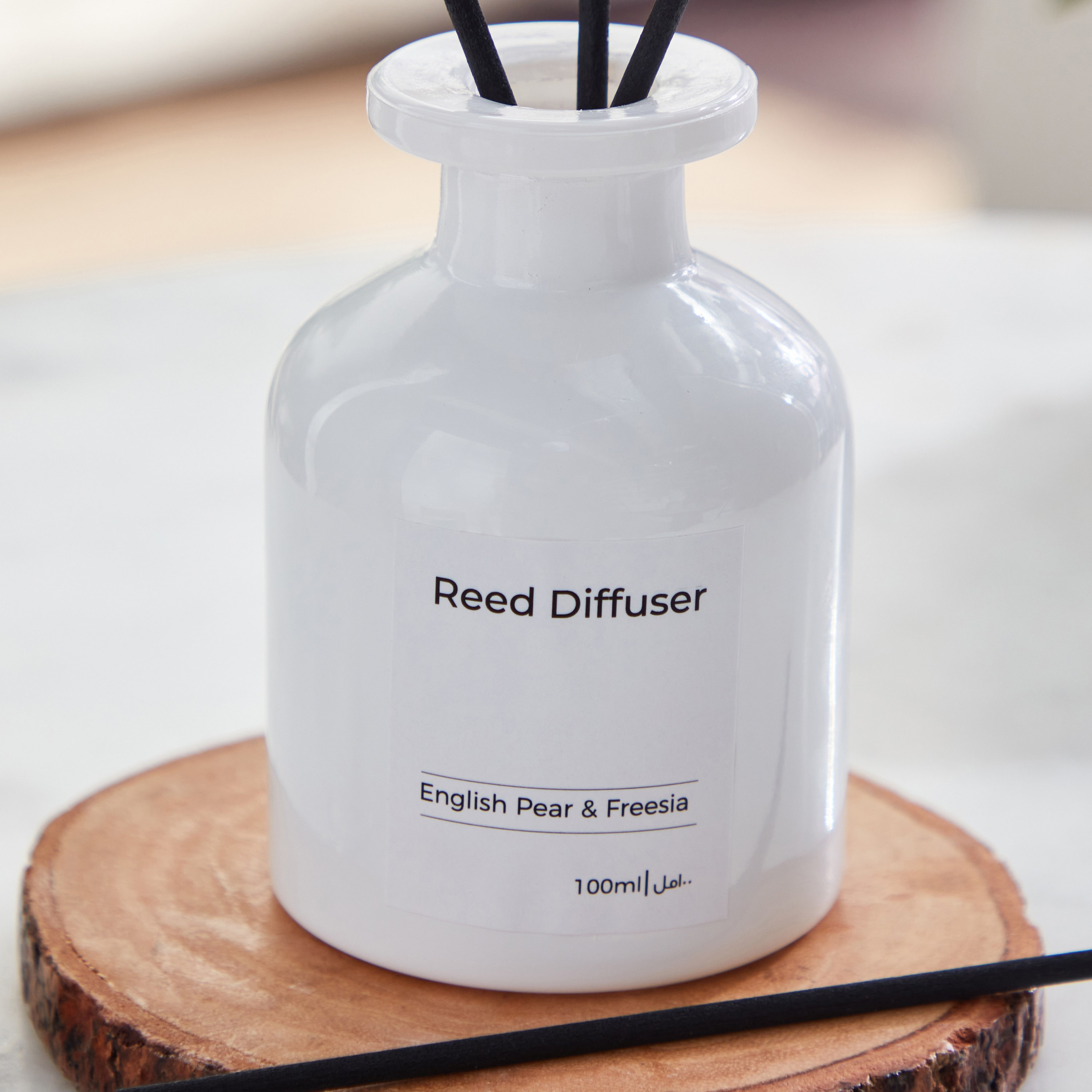موزع عطور أعواد برائحة الكمثرى الإنجليزية والفريزيا من بالمي- 100 مل-hbxbedroom-homefragrance-diffusers-image-3