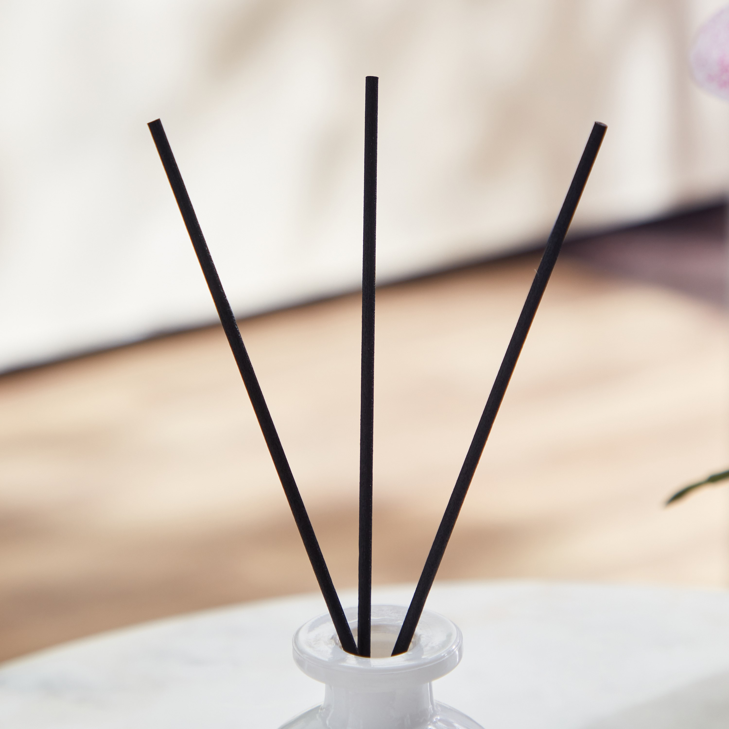 موزع عطور بأعواد وودي فيلفيت من بالمي - 100 مل-hbxbedroom-homefragrance-diffusers-image-2