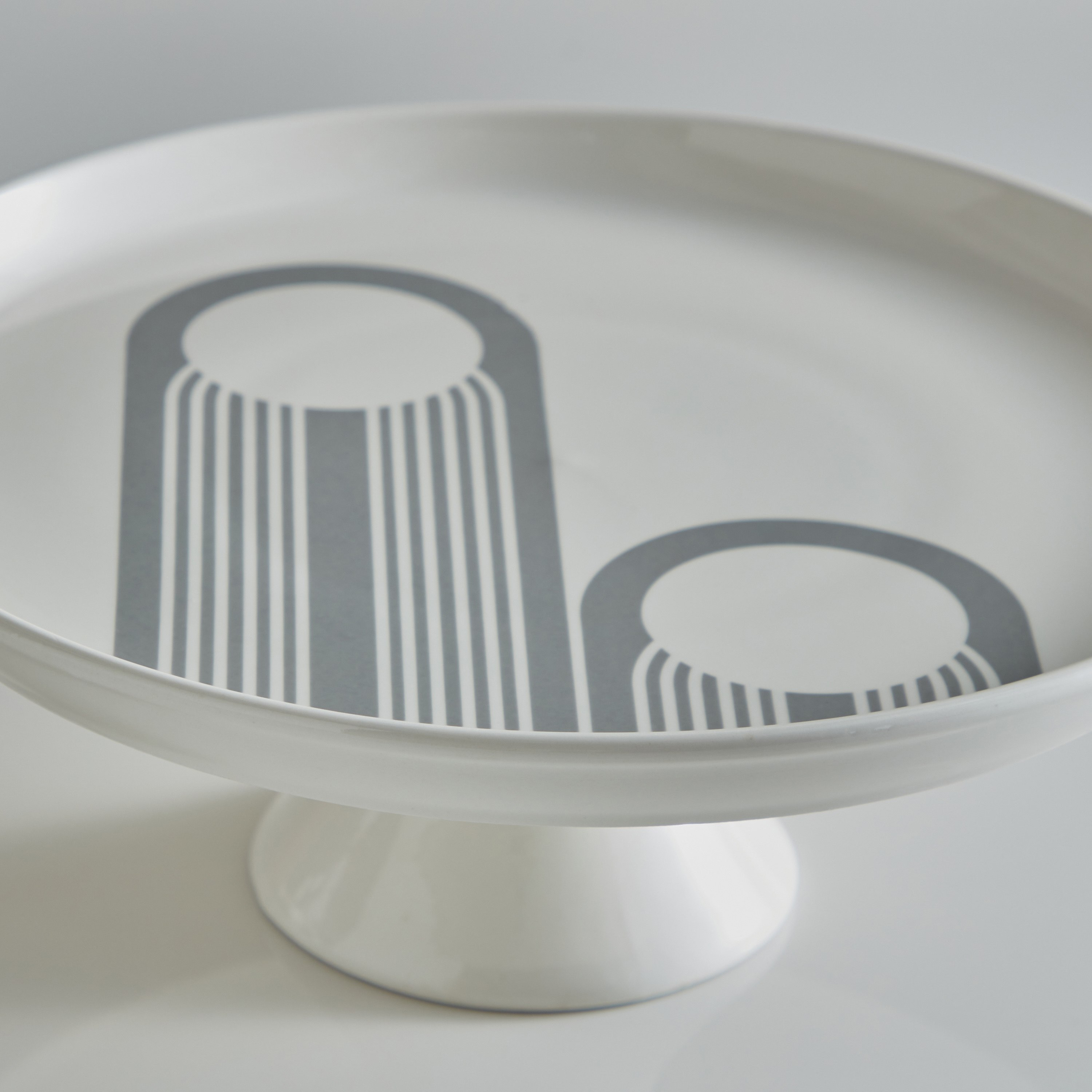 Vista Cake Platter-hbxdecorandfurnishings-tabletop-serveware-image-3