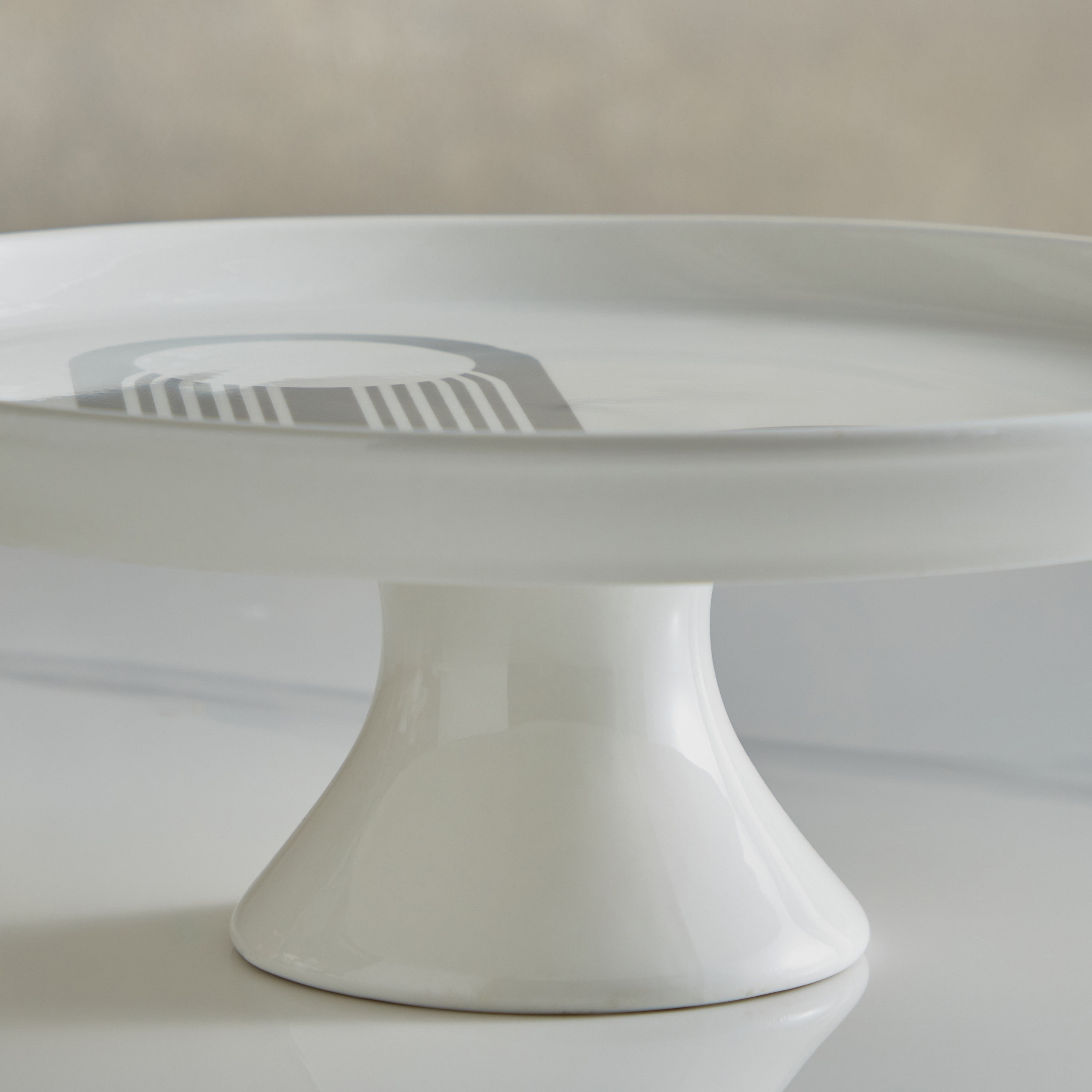 Vista Cake Platter-hbxdecorandfurnishings-tabletop-serveware-image-4