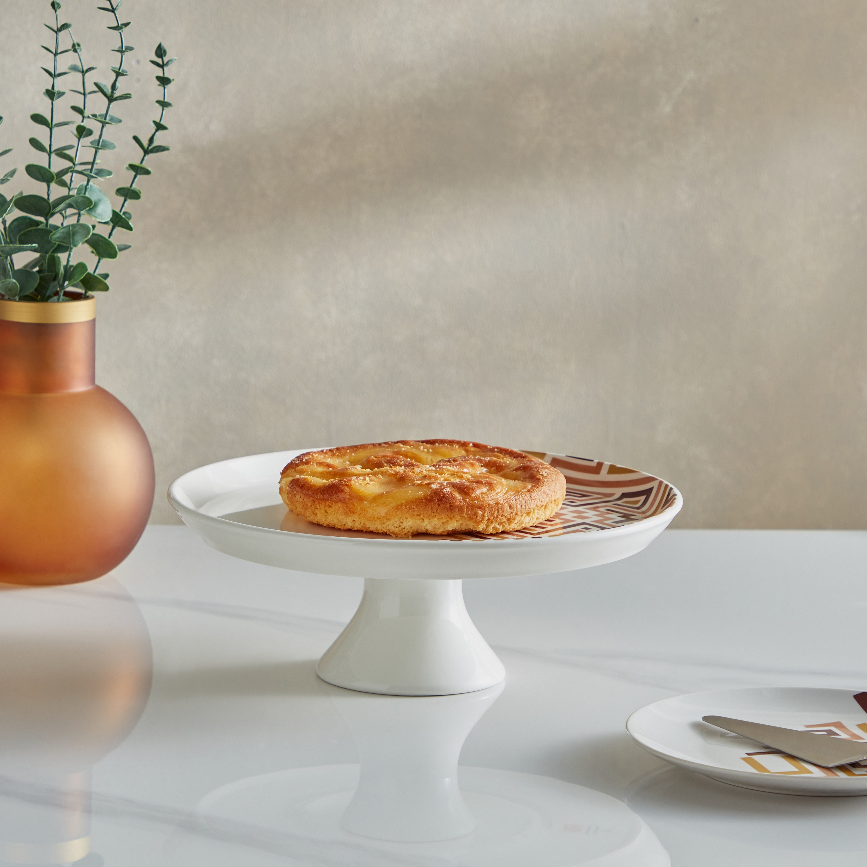صحن كيك من فيفيد-hbxdecorandfurnishings-tabletop-serveware-image-1