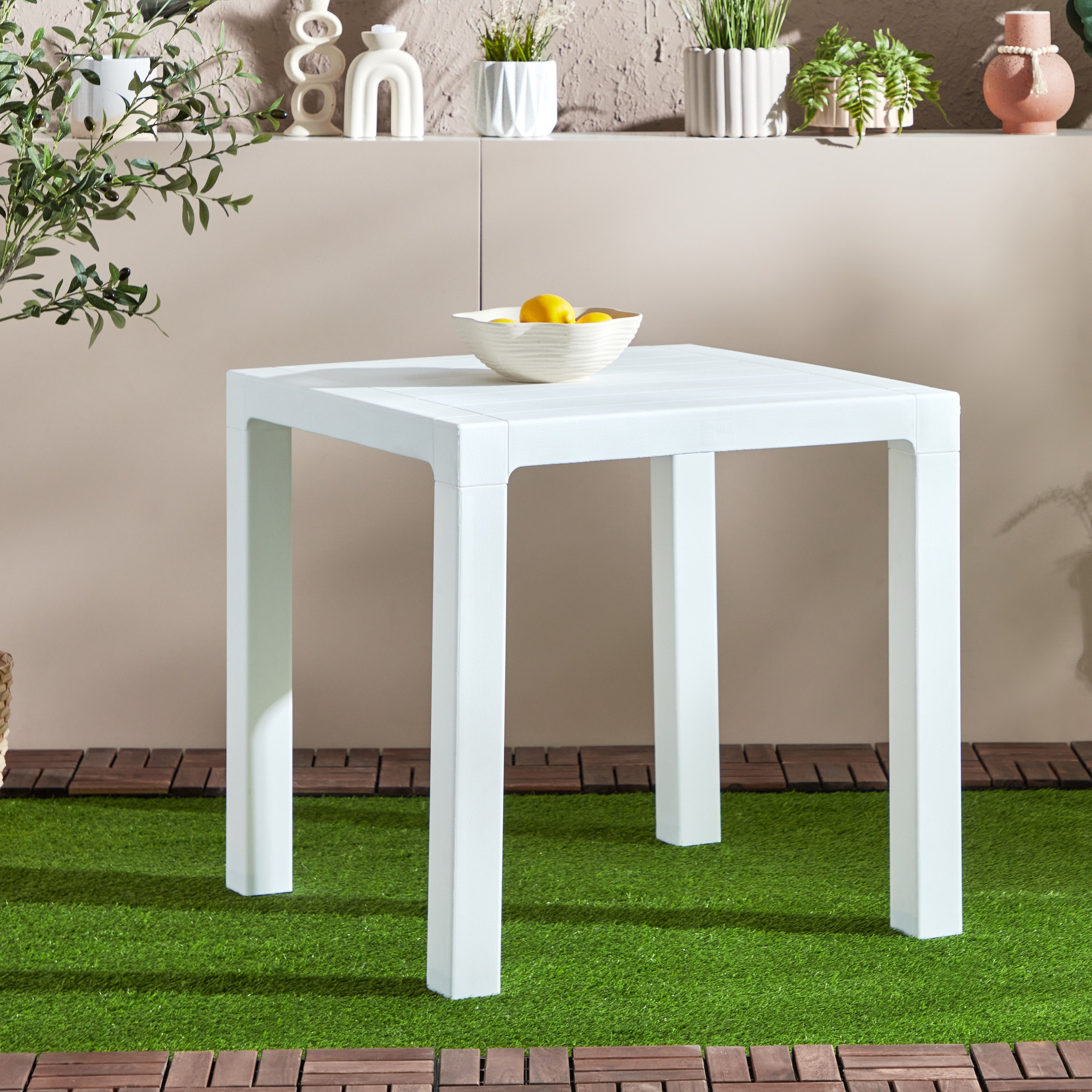 طاولة مربعة للجلسات الخارجية - فيرا ويتني من موڤو-hbxoutdoor-hbxoutdoorfurniture-tables-image-1