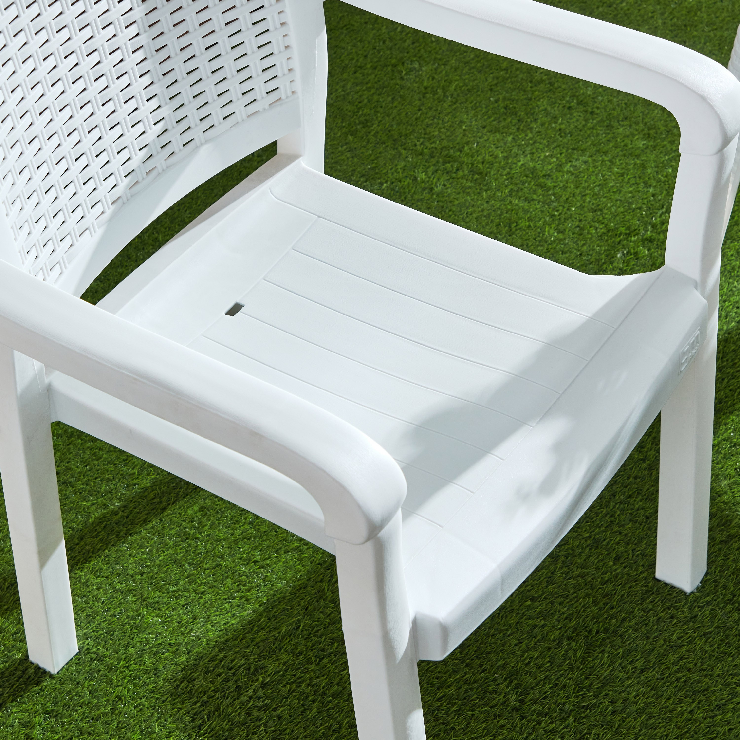 كرسي خارجي بمساند ذراعين - فيرا أوتا من موڤو-hbxfurniture-outdoor-swingsandchairs-image-6