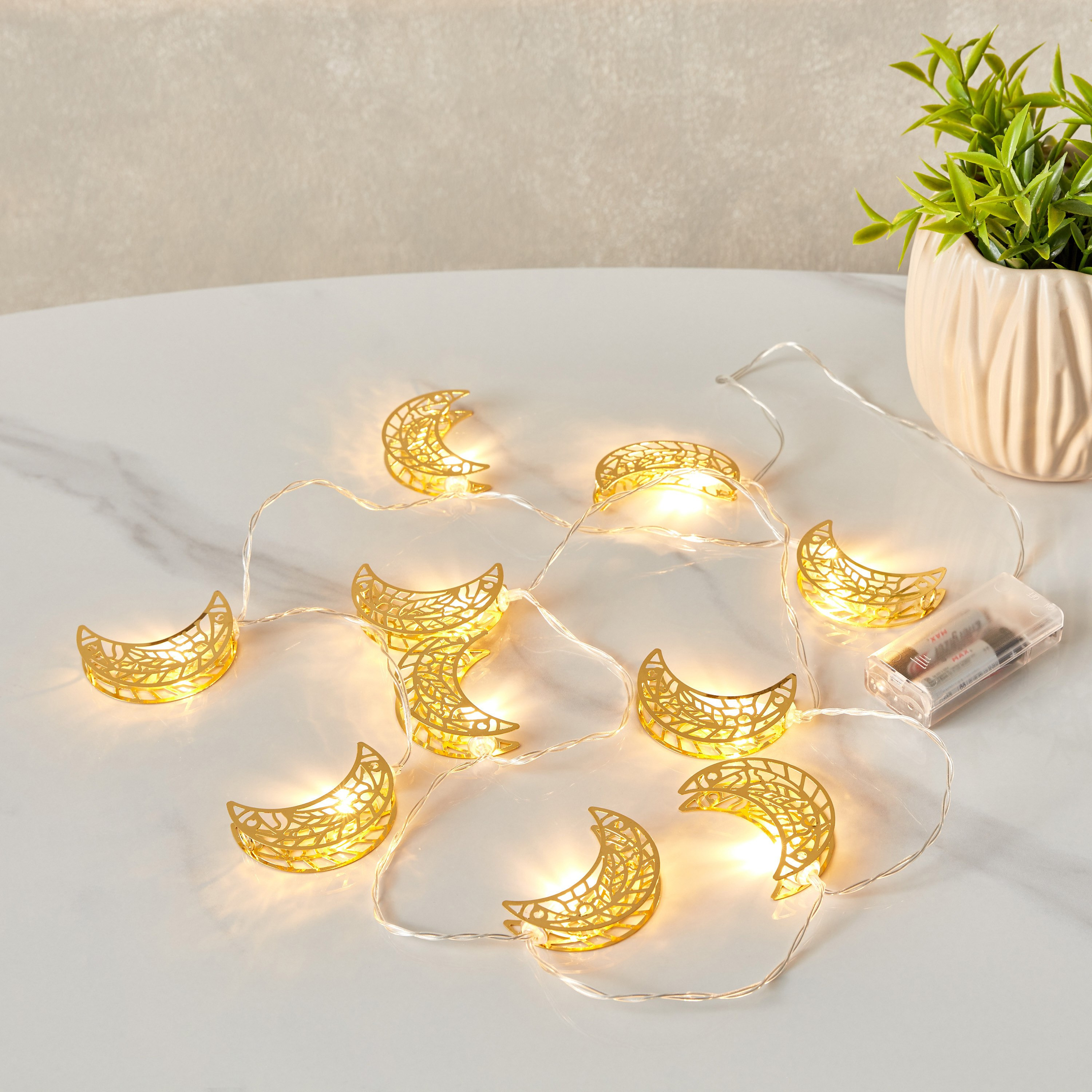 حبل إضاءة بتصميم قمر معدني بـ 10 لمبات إل إي دي مايكرو من أورلا - 165 سم-hbxdiningroom-lighting-decorativesandstringlights-image-1