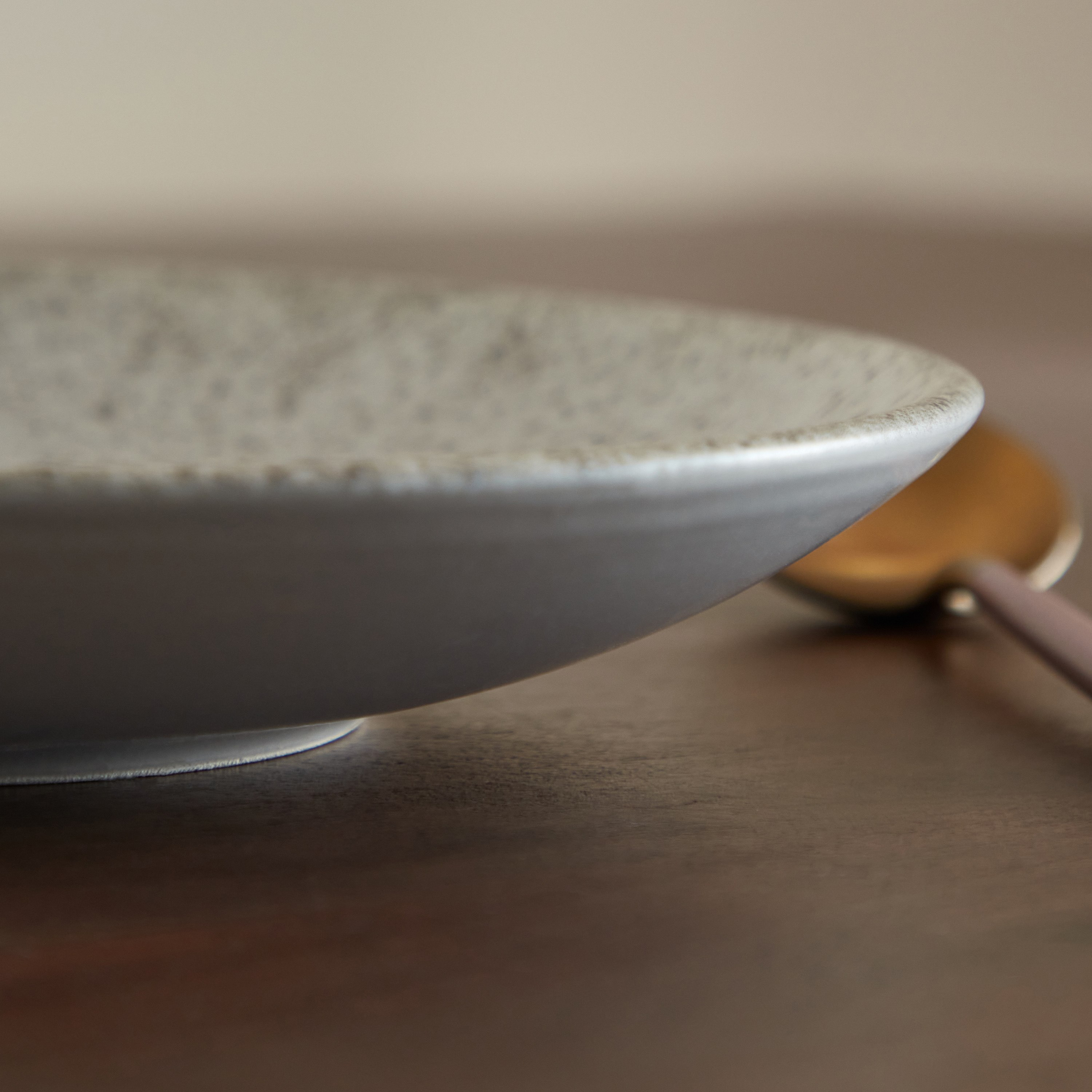صحن حساء من كونكريت-hbxdecorandfurnishings-tabletop-crockery-image-4
