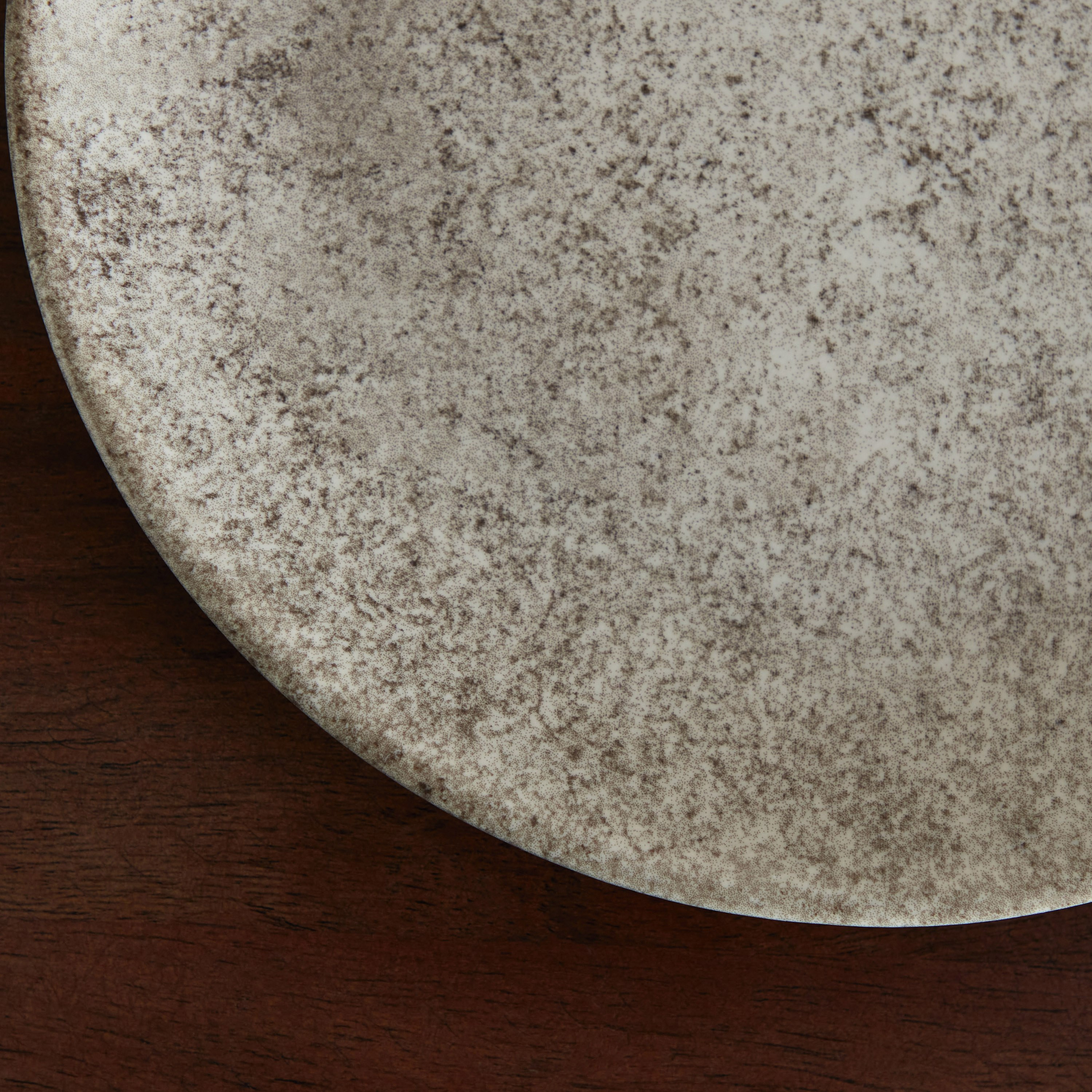 Concrete Dessert Plate-hbxdecorandfurnishings-tabletop-crockery-image-3