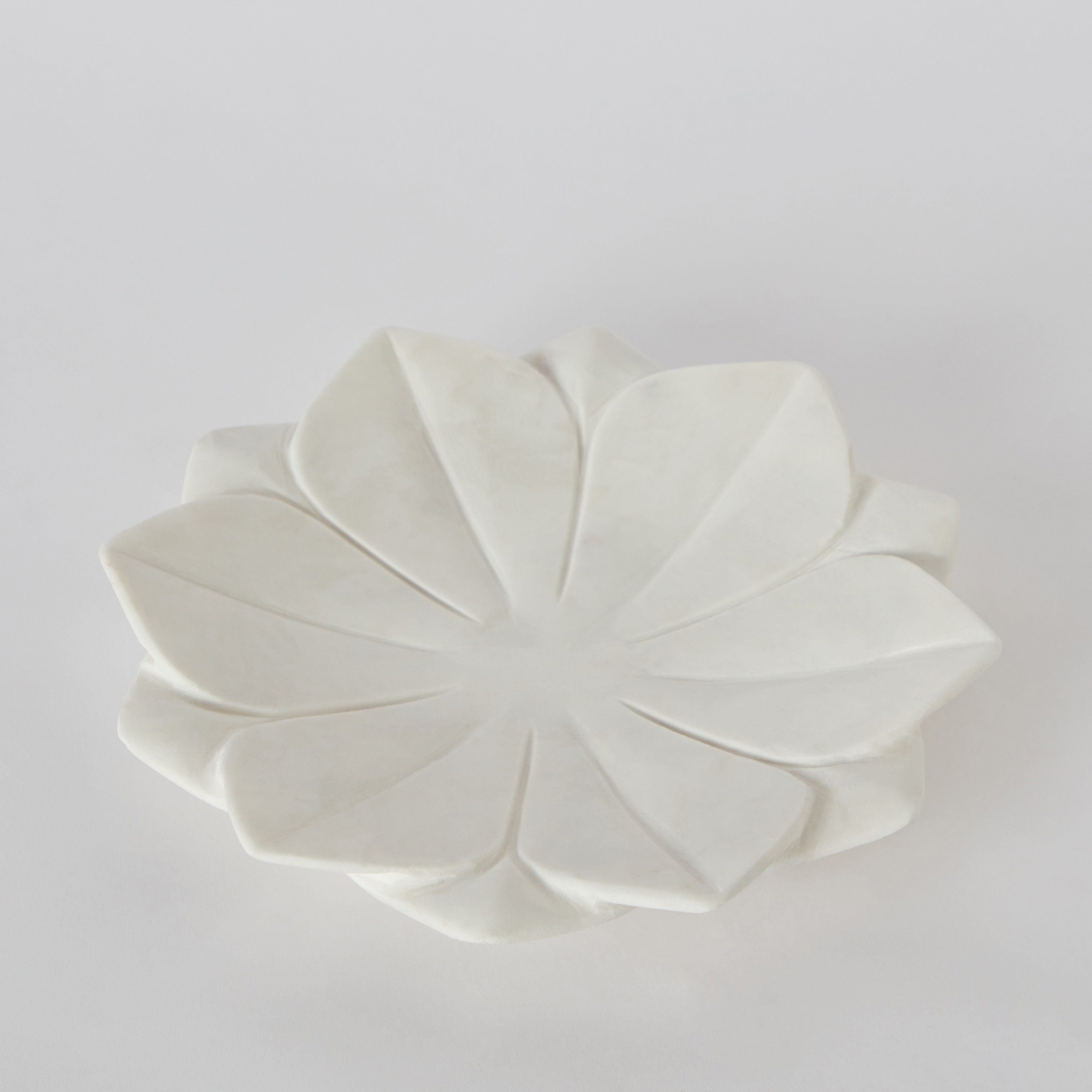 وعاء ديكور من الرخام الطبيعي - 25x25x4 سم-hbxdecorandfurnishings-homeaccessories-bowls-image-4