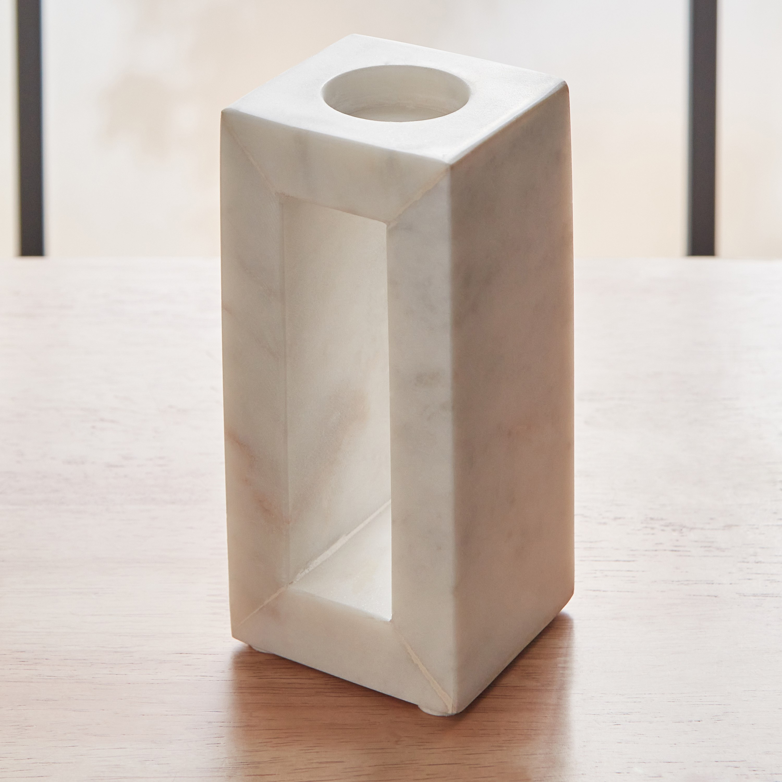 حامل شموع من الرخام الطبيعي - 7.5x7.5x15 سم-hbxlivingroom-decorandaccessories-candleholders-image-2