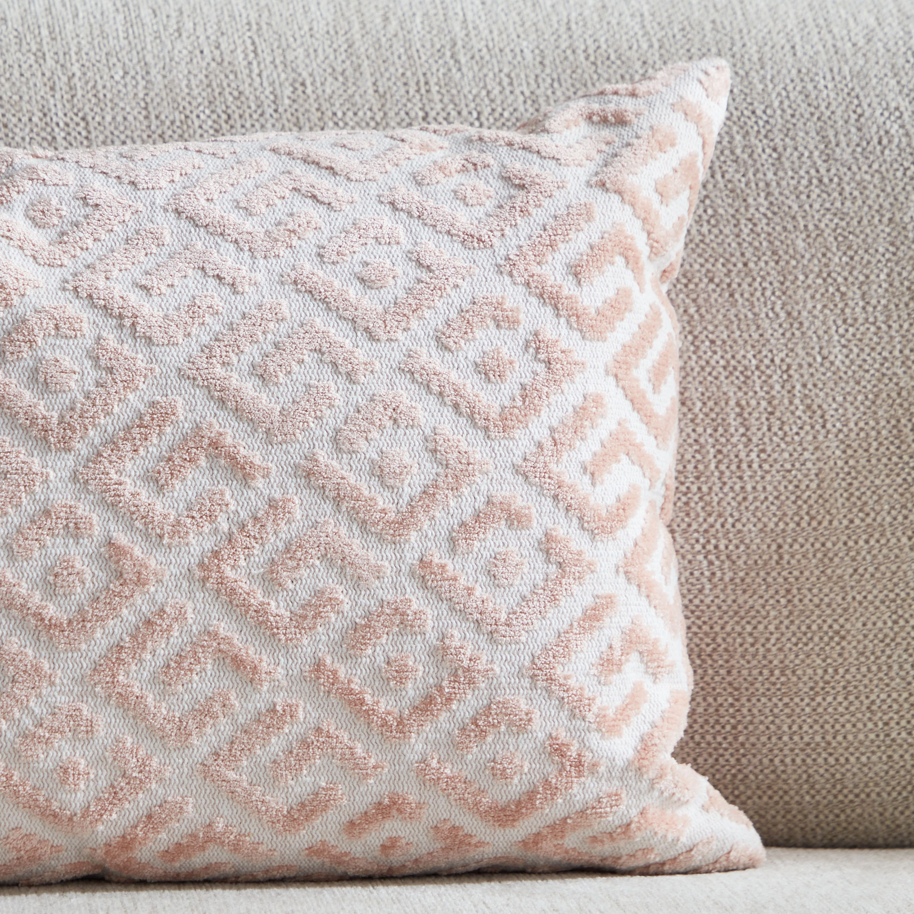 وسادة فيسكوز منسوجة من ميكنس - 40x60 سم-hbxlivingroom-furnishings-cushionsandcovers-filledcushions-image-2
