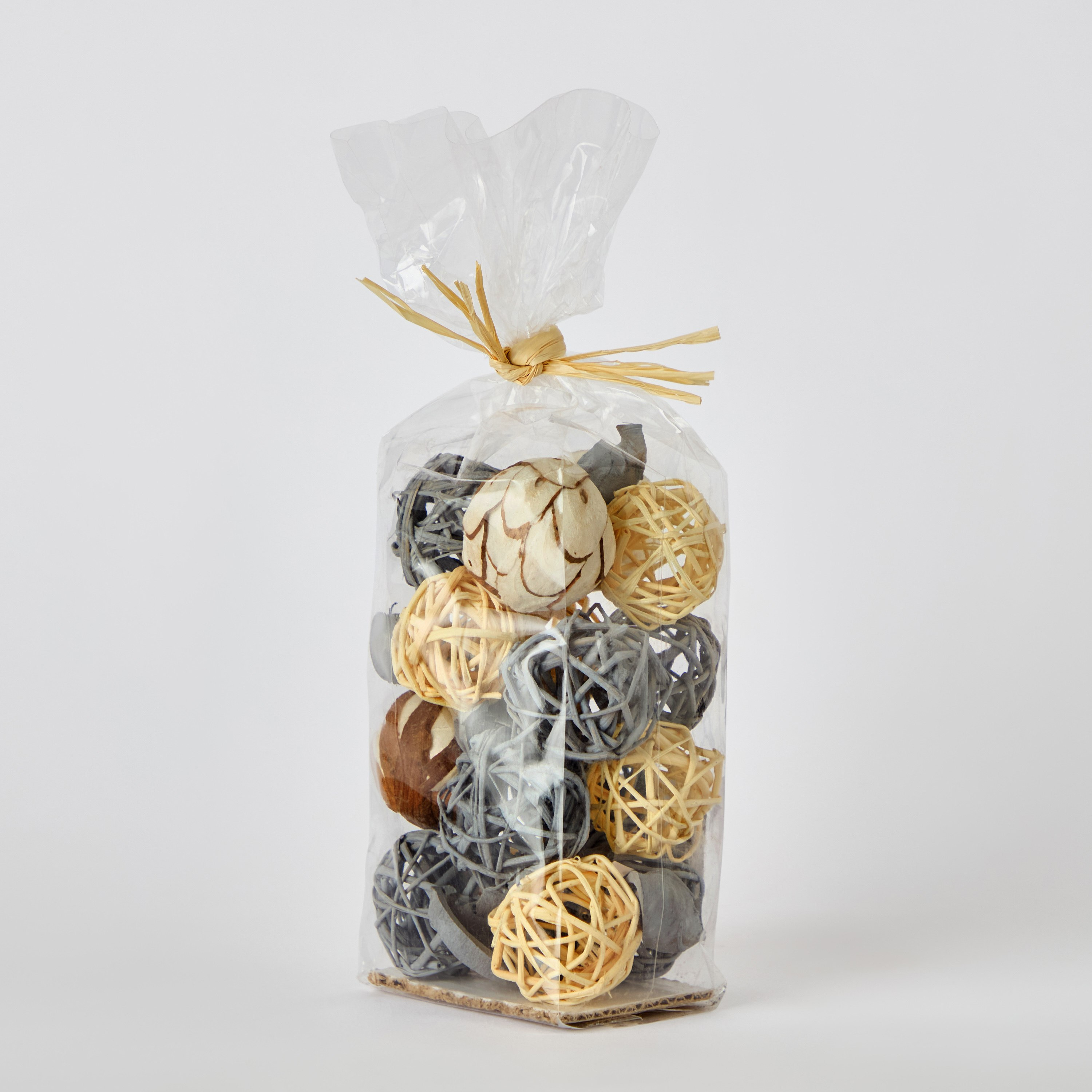 كرات ديكور متنوعة في شنطة من ميدلي - 4 سم-hbxdecorandfurnishings-homeaccessories-artificialflowersandplants-image-5